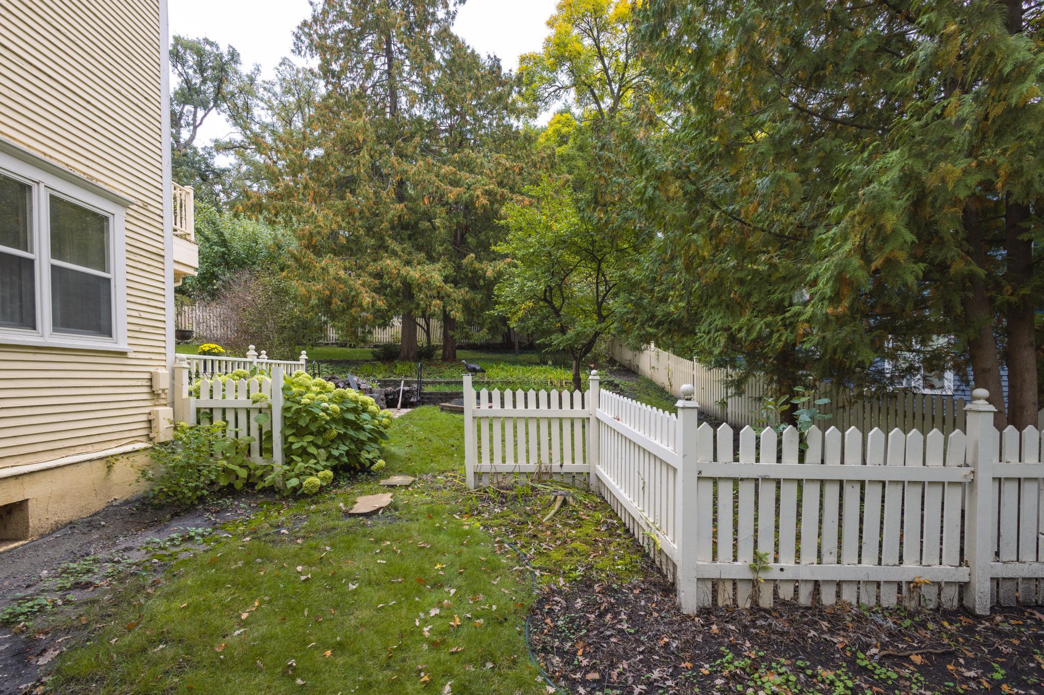 1902 single family home for sale at 504 E Lakeside Drive in Fergus Falls, MN — 4 bed, 4 bath (photo 65 of 79)