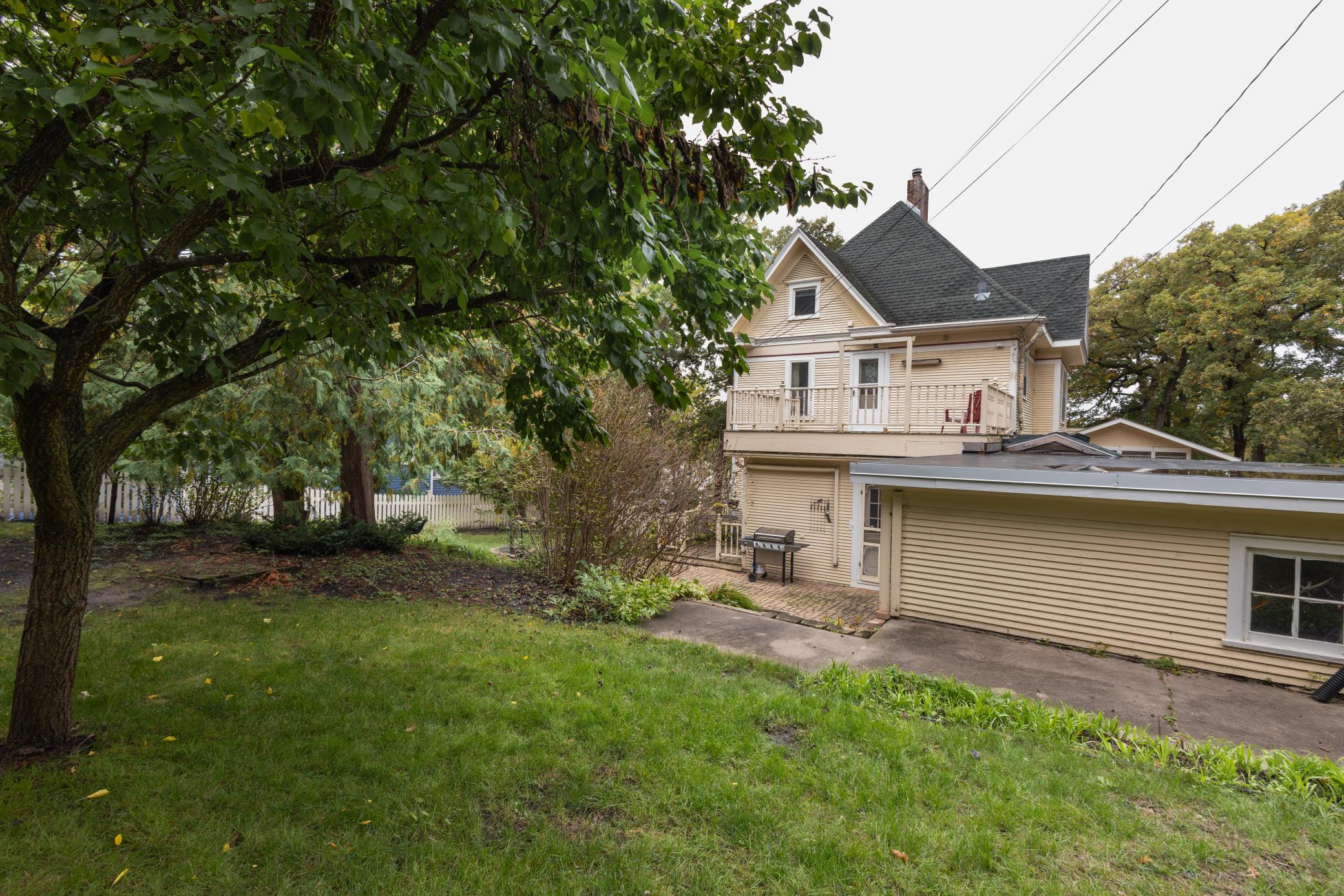 1902 single family home for sale at 504 E Lakeside Drive in Fergus Falls, MN — 4 bed, 4 bath (photo 72 of 79)