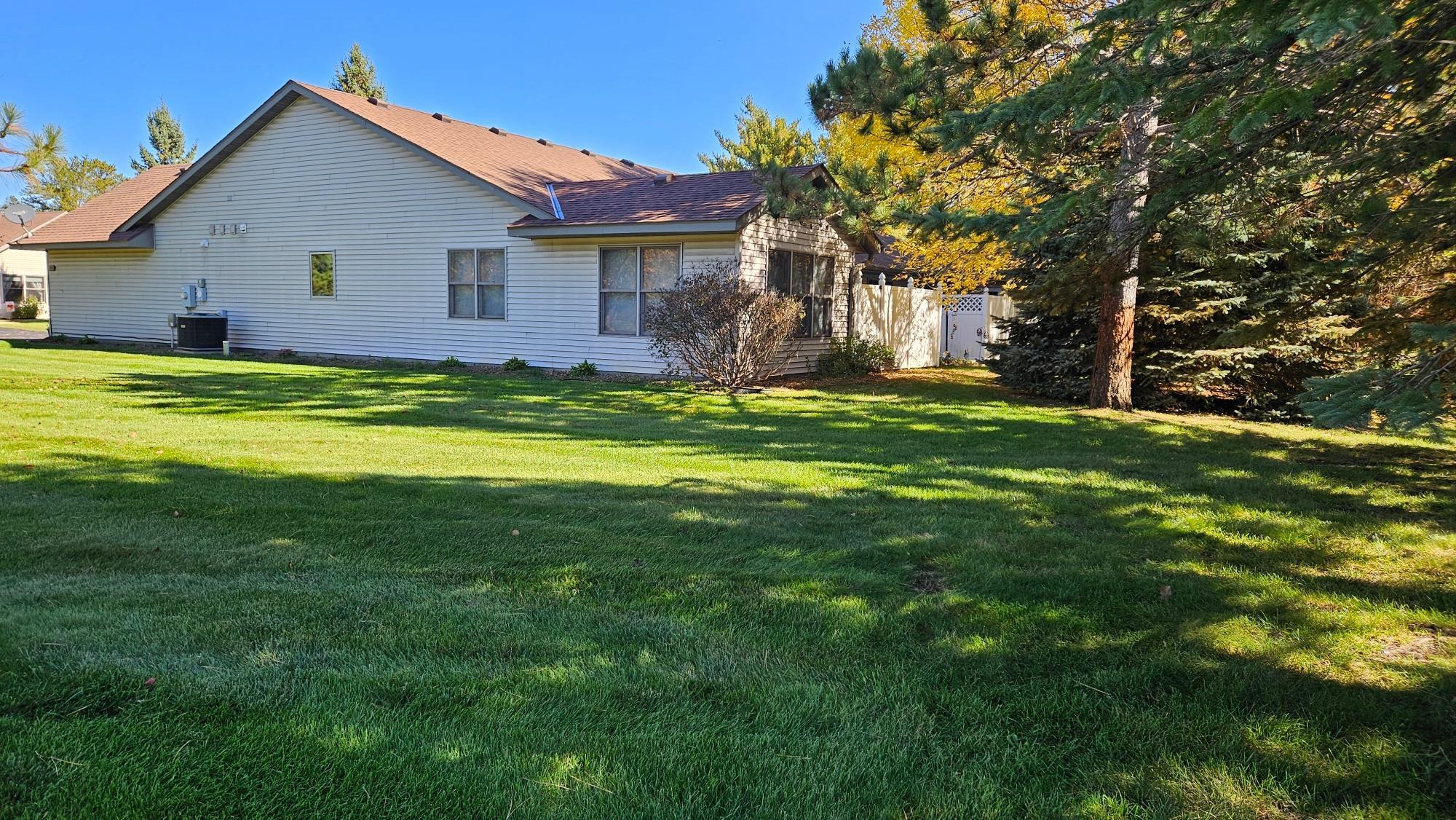 2001 townhouse for sale at 14022 Firewood Drive in Baxter, MN — 2 bed, 2 bath (photo 2 of 8)
