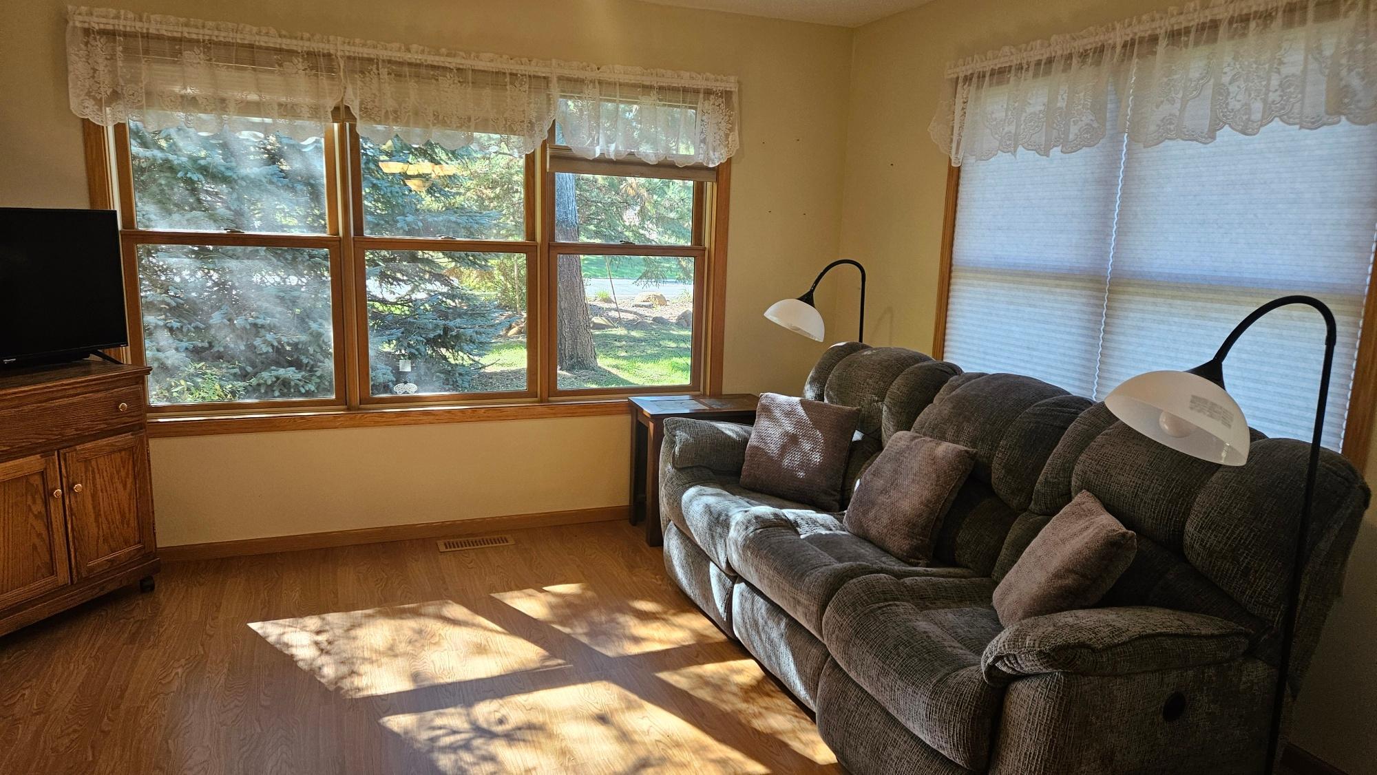 2001 townhouse for sale at 14022 Firewood Drive in Baxter, MN — 2 bed, 2 bath (photo 3 of 8)