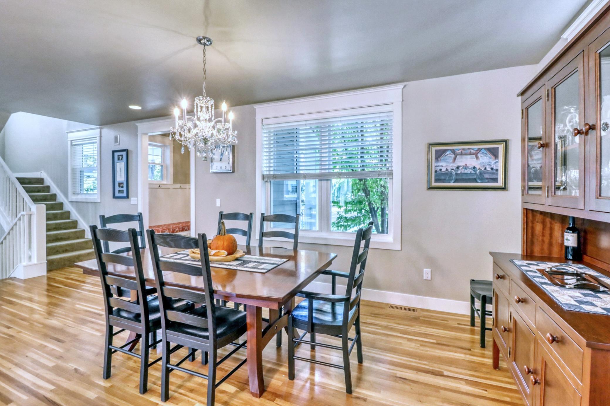 2014 single family home for sale at 910 8th Street S in Fargo, ND — 6 bed, 5 bath (photo 12 of 73)