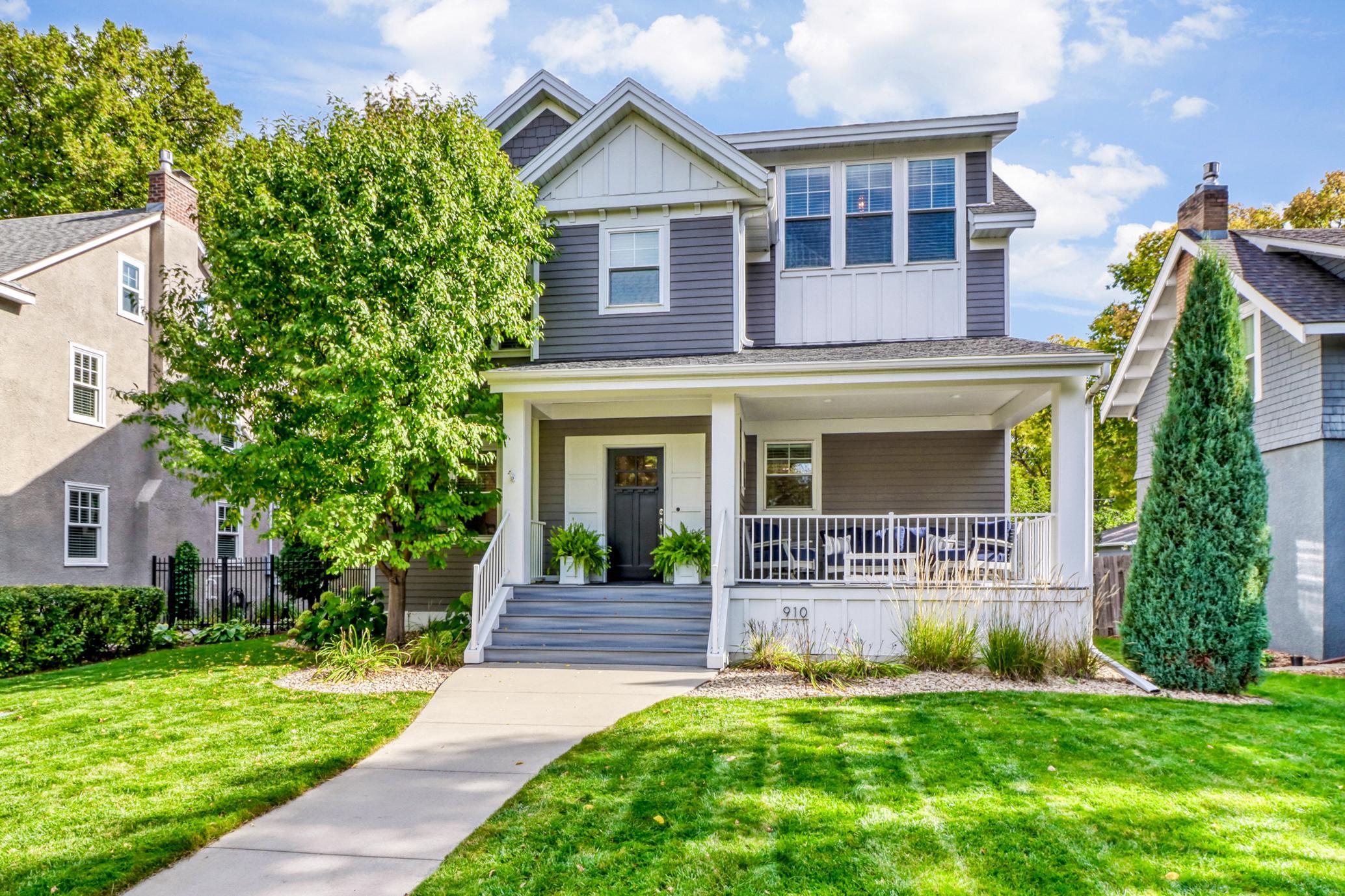 2014 single family home for sale at 910 8th Street S in Fargo, ND — 6 bed, 5 bath (photo 3 of 73)