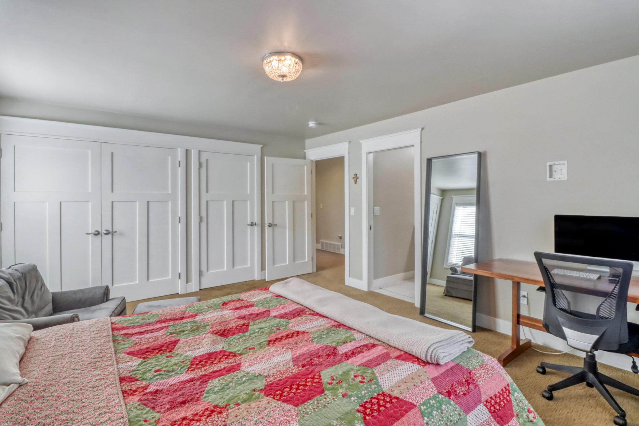 2014 single family home for sale at 910 8th Street S in Fargo, ND — 6 bed, 5 bath (photo 33 of 73)