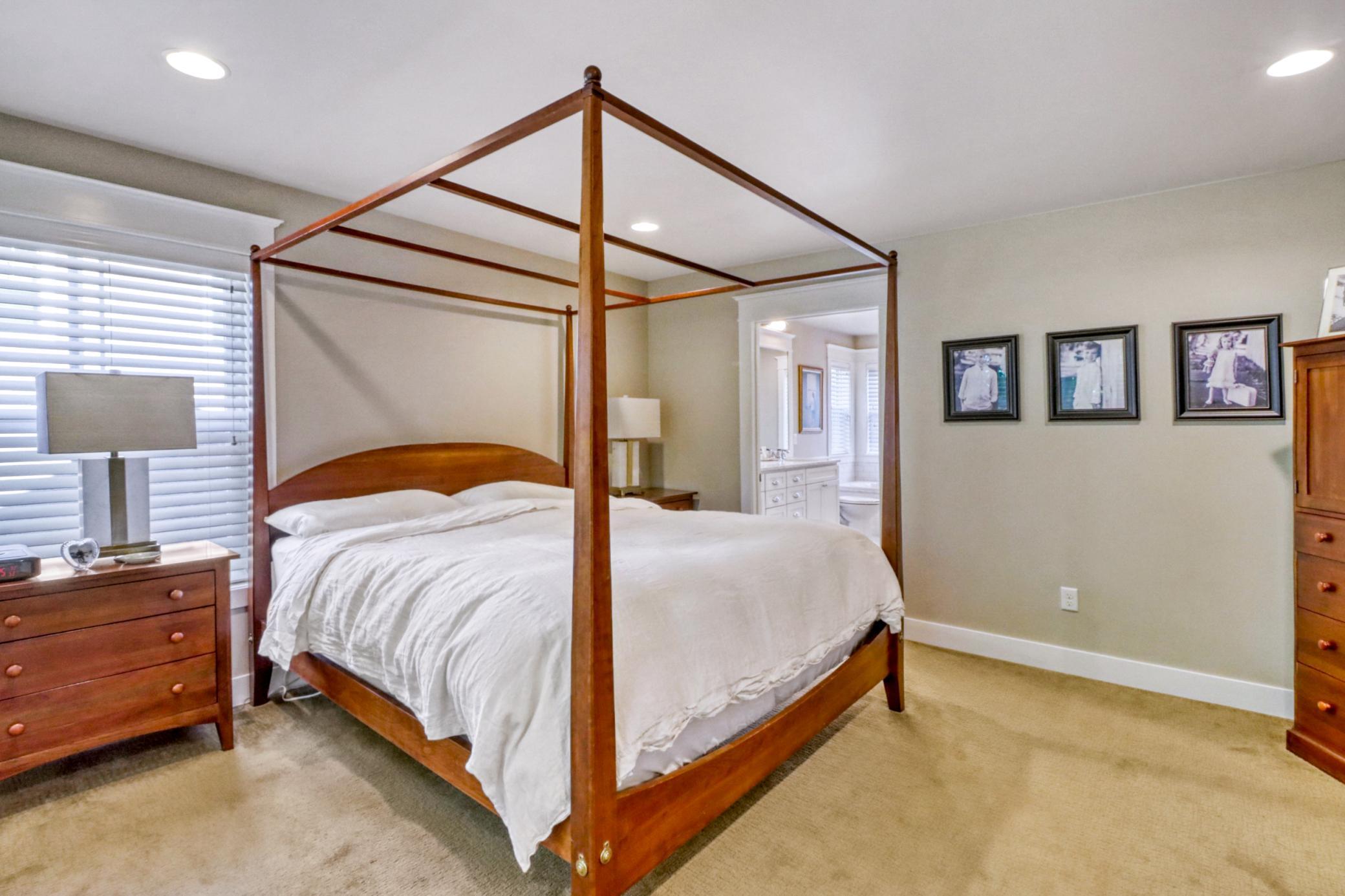 2014 single family home for sale at 910 8th Street S in Fargo, ND — 6 bed, 5 bath (photo 36 of 73)