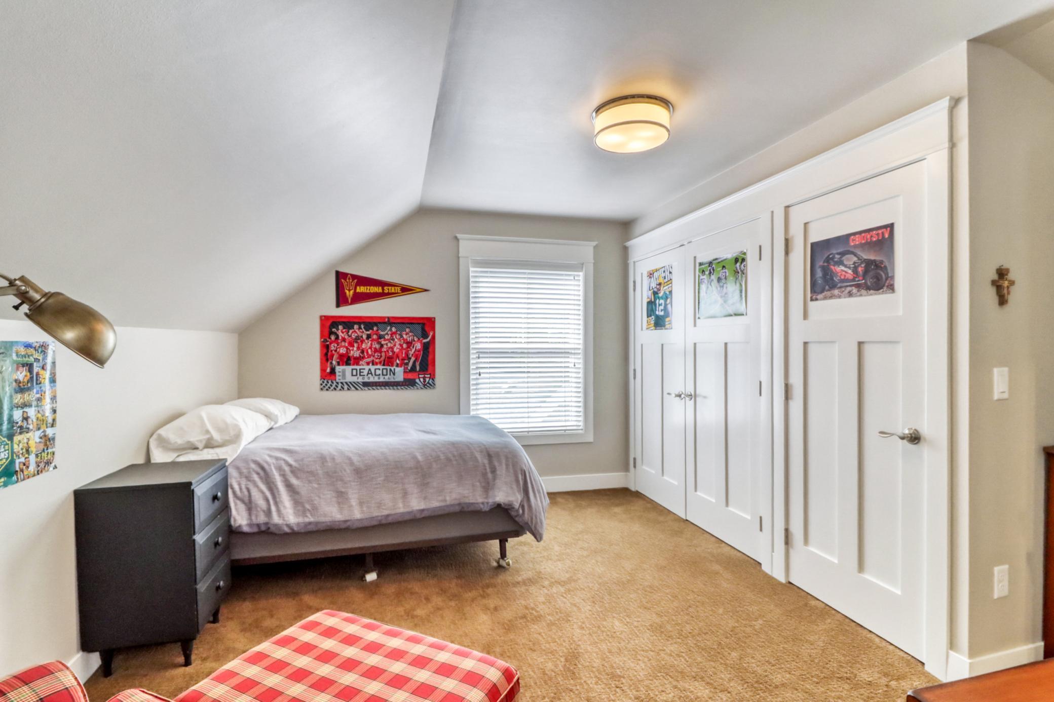 2014 single family home for sale at 910 8th Street S in Fargo, ND — 6 bed, 5 bath (photo 43 of 73)