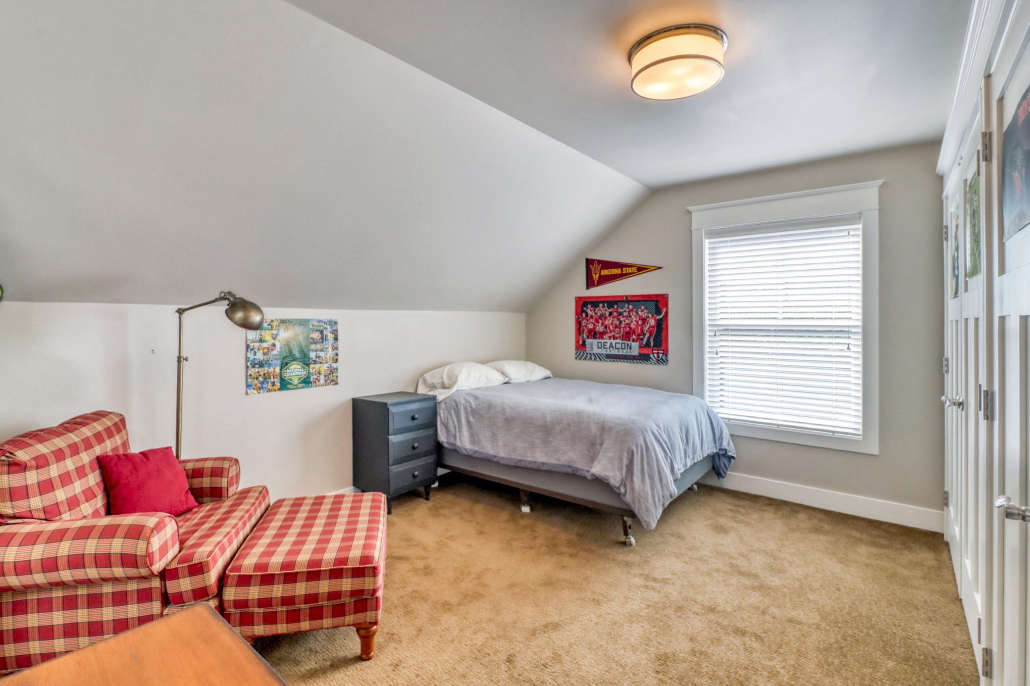 2014 single family home for sale at 910 8th Street S in Fargo, ND — 6 bed, 5 bath (photo 45 of 73)