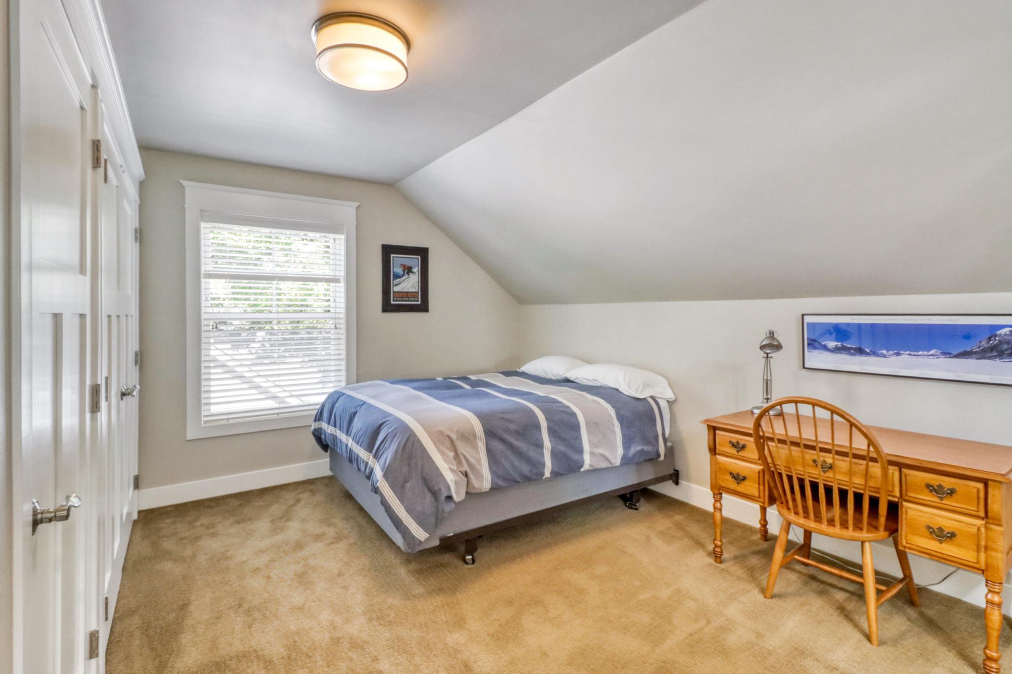 2014 single family home for sale at 910 8th Street S in Fargo, ND — 6 bed, 5 bath (photo 46 of 73)