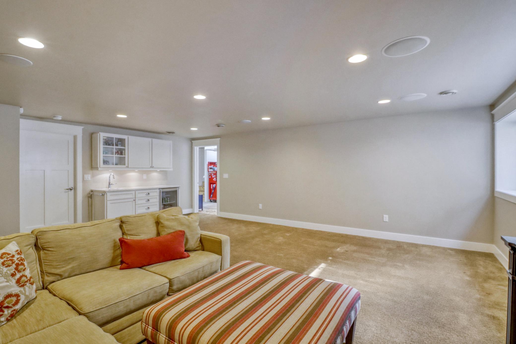 2014 single family home for sale at 910 8th Street S in Fargo, ND — 6 bed, 5 bath (photo 52 of 73)