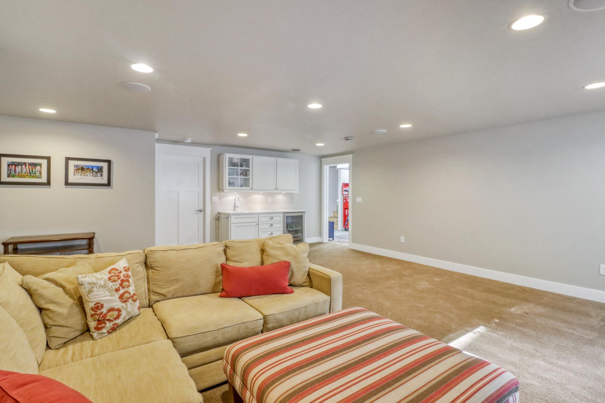 2014 single family home for sale at 910 8th Street S in Fargo, ND — 6 bed, 5 bath (photo 53 of 73)