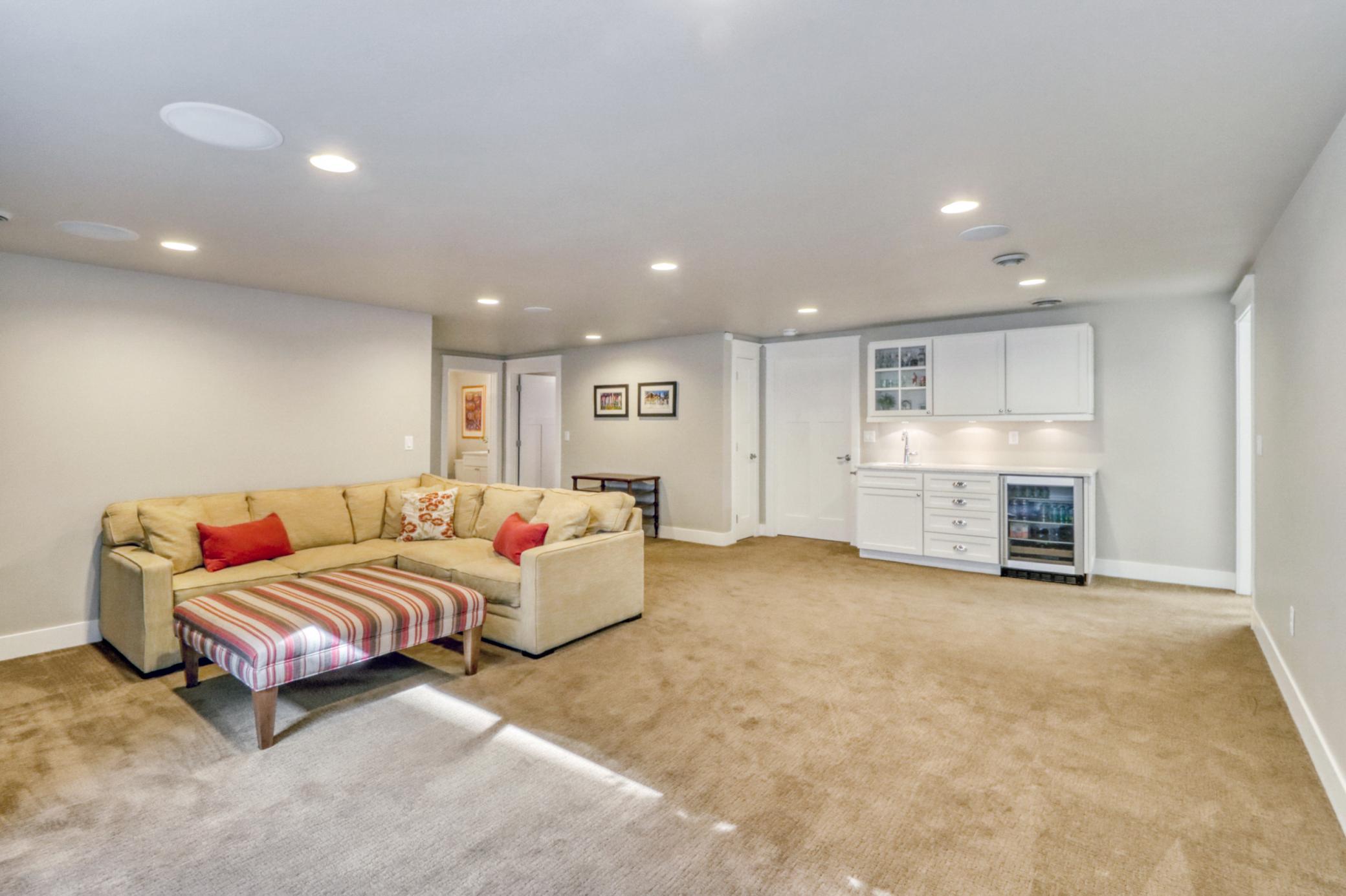2014 single family home for sale at 910 8th Street S in Fargo, ND — 6 bed, 5 bath (photo 54 of 73)