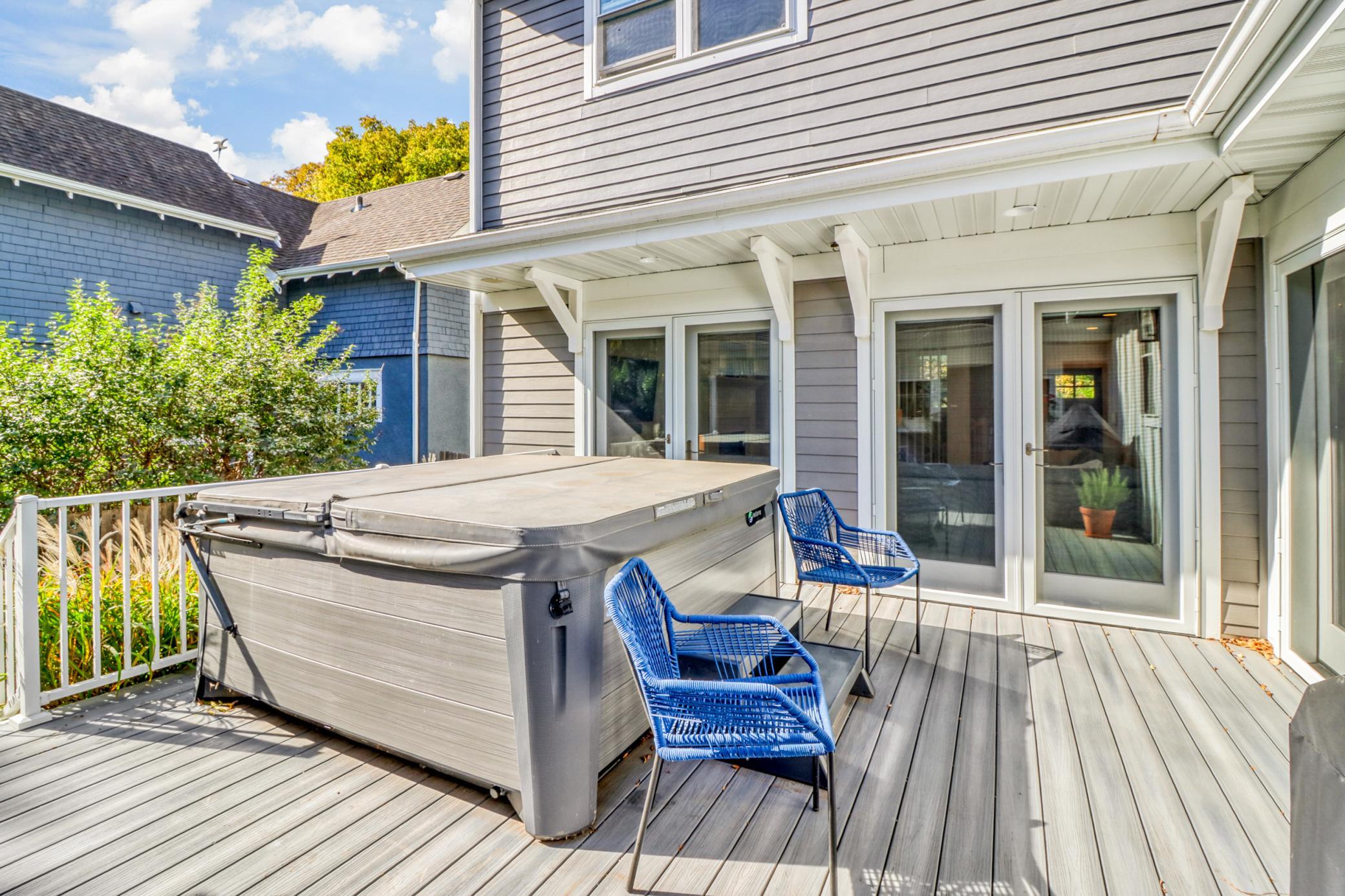 2014 single family home for sale at 910 8th Street S in Fargo, ND — 6 bed, 5 bath (photo 64 of 73)