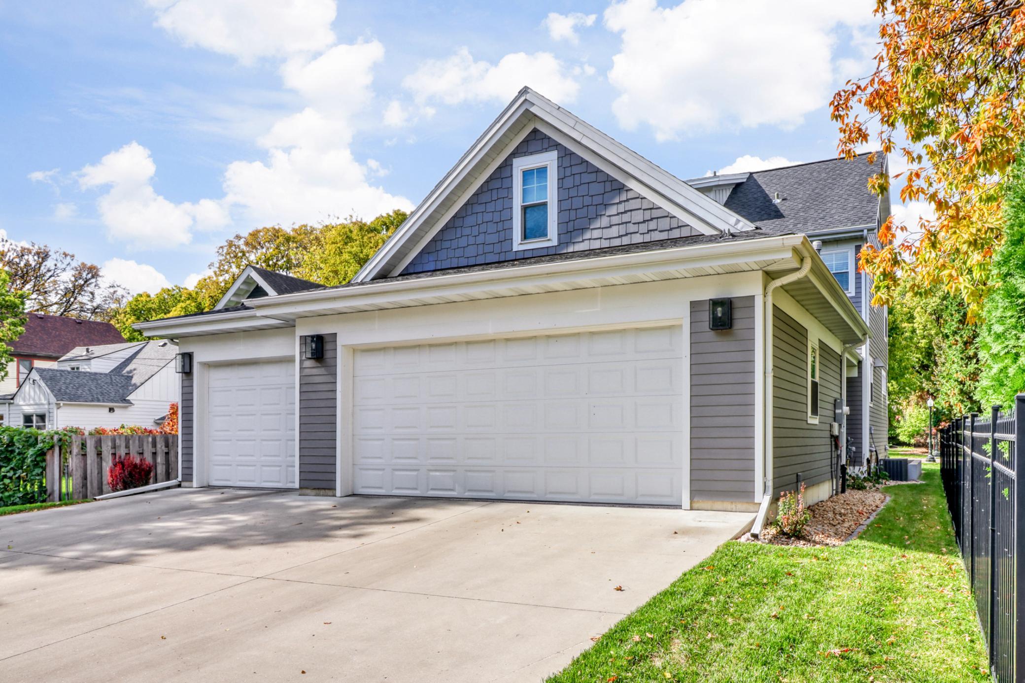 2014 single family home for sale at 910 8th Street S in Fargo, ND — 6 bed, 5 bath (photo 70 of 73)
