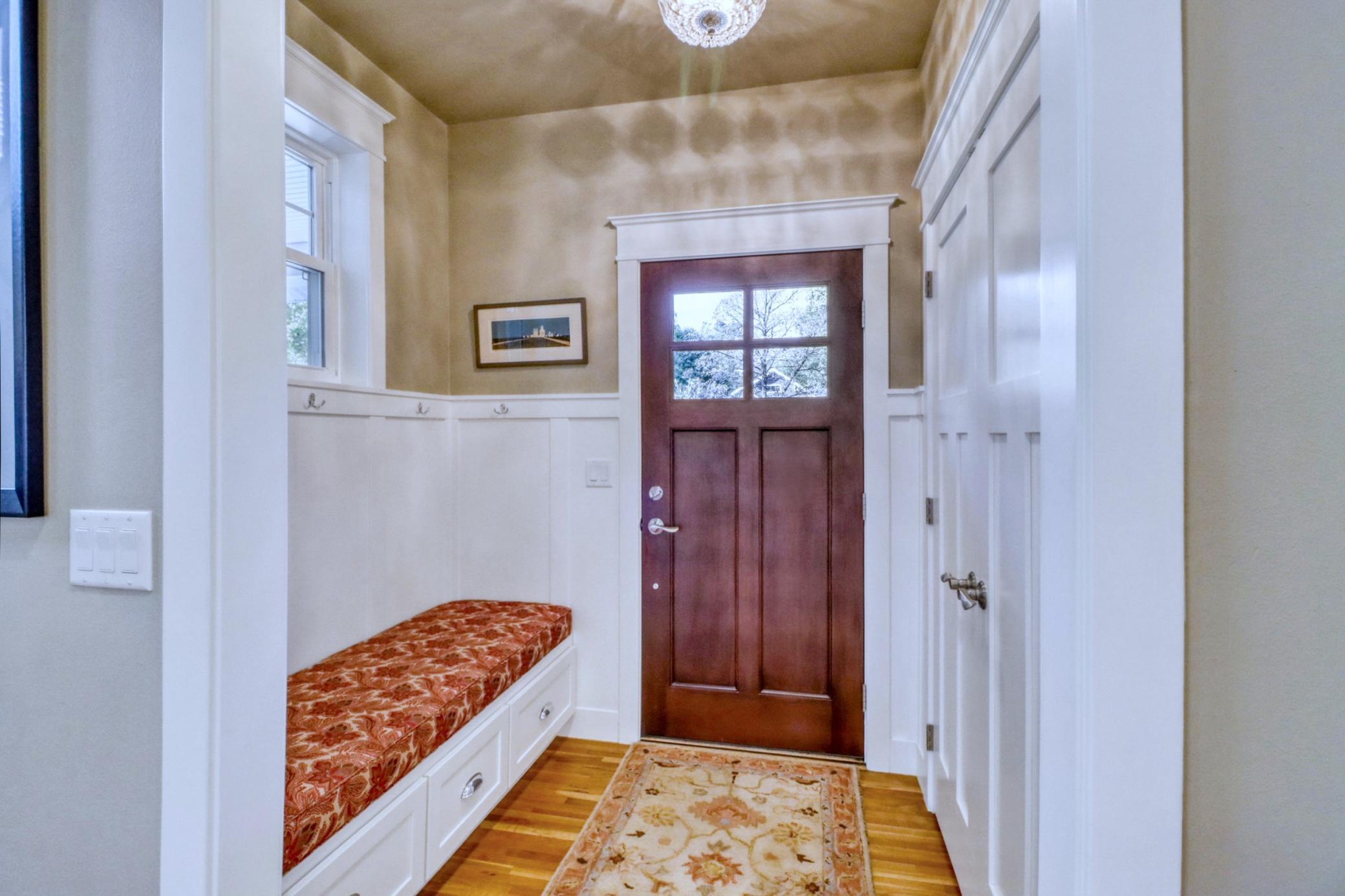 2014 single family home for sale at 910 8th Street S in Fargo, ND — 6 bed, 5 bath (photo 8 of 73)