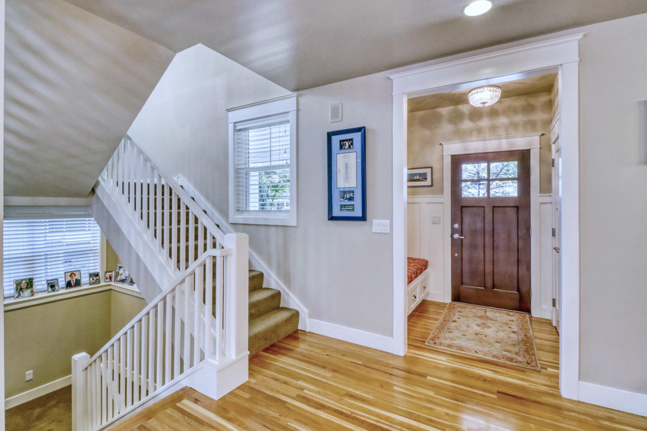 2014 single family home for sale at 910 8th Street S in Fargo, ND — 6 bed, 5 bath (photo 9 of 73)