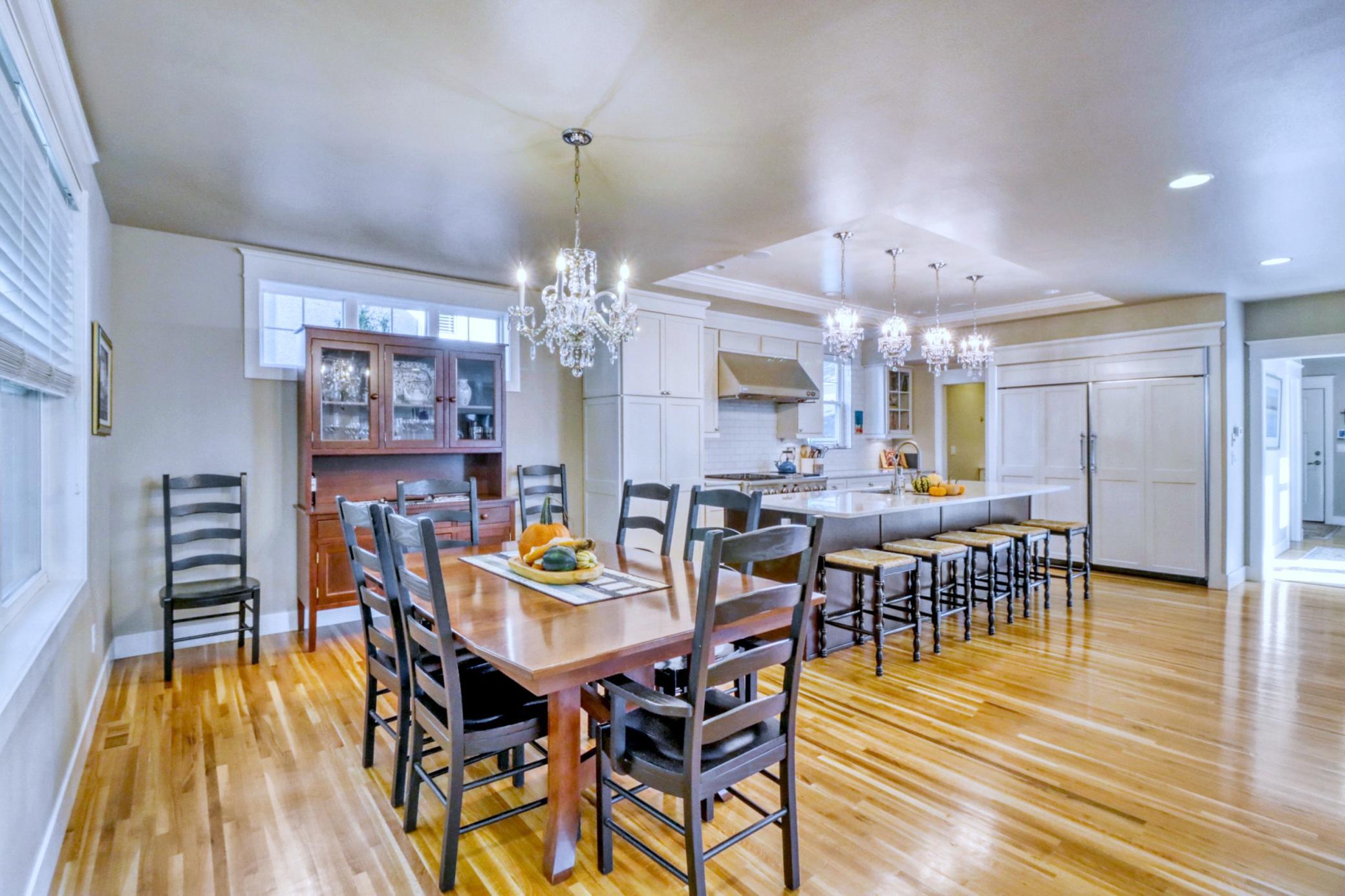 2014 single family home for sale at 910 8th Street S in Fargo, ND — 6 bed, 5 bath (photo 10 of 73)