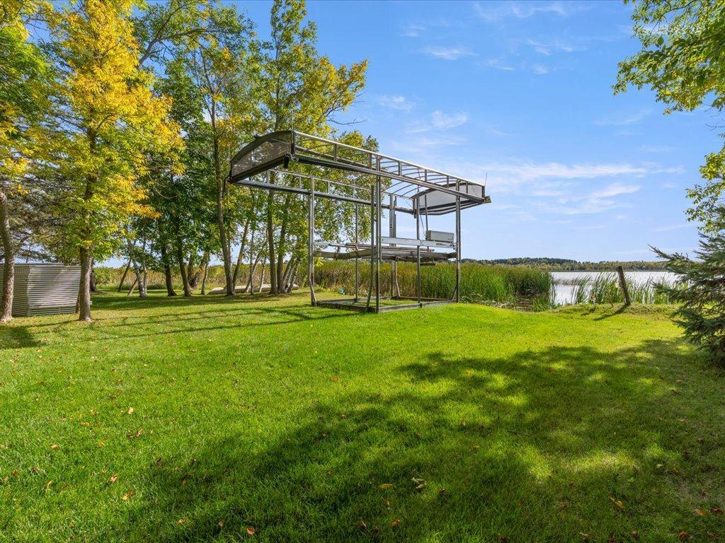 2001 single family home for sale at 14023 Hummingbird Drive in Park Rapids, MN — 4 bed, 3 bath (photo 5 of 64)