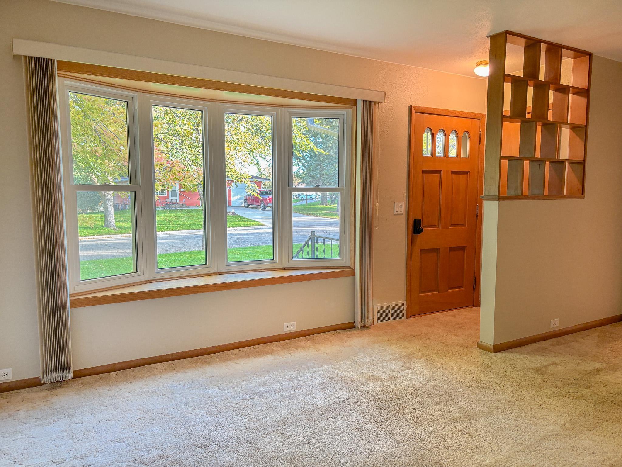 1954 single family home for sale at 740 E Gustavus Avenue in Fergus Falls, MN — 3 bed, 2 bath (photo 3 of 50)