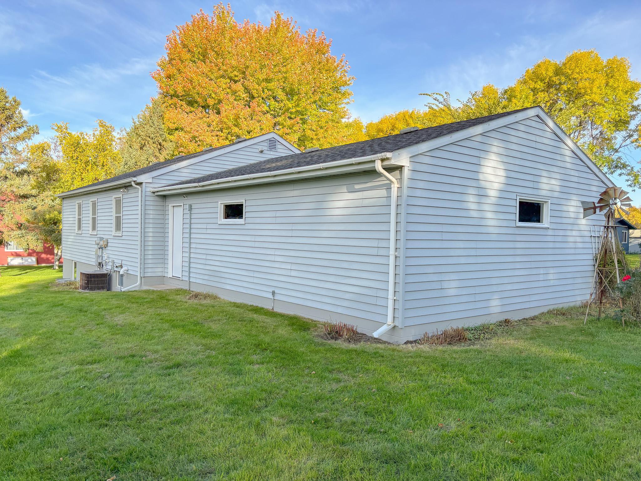 1954 single family home for sale at 740 E Gustavus Avenue in Fergus Falls, MN — 3 bed, 2 bath (photo 42 of 50)