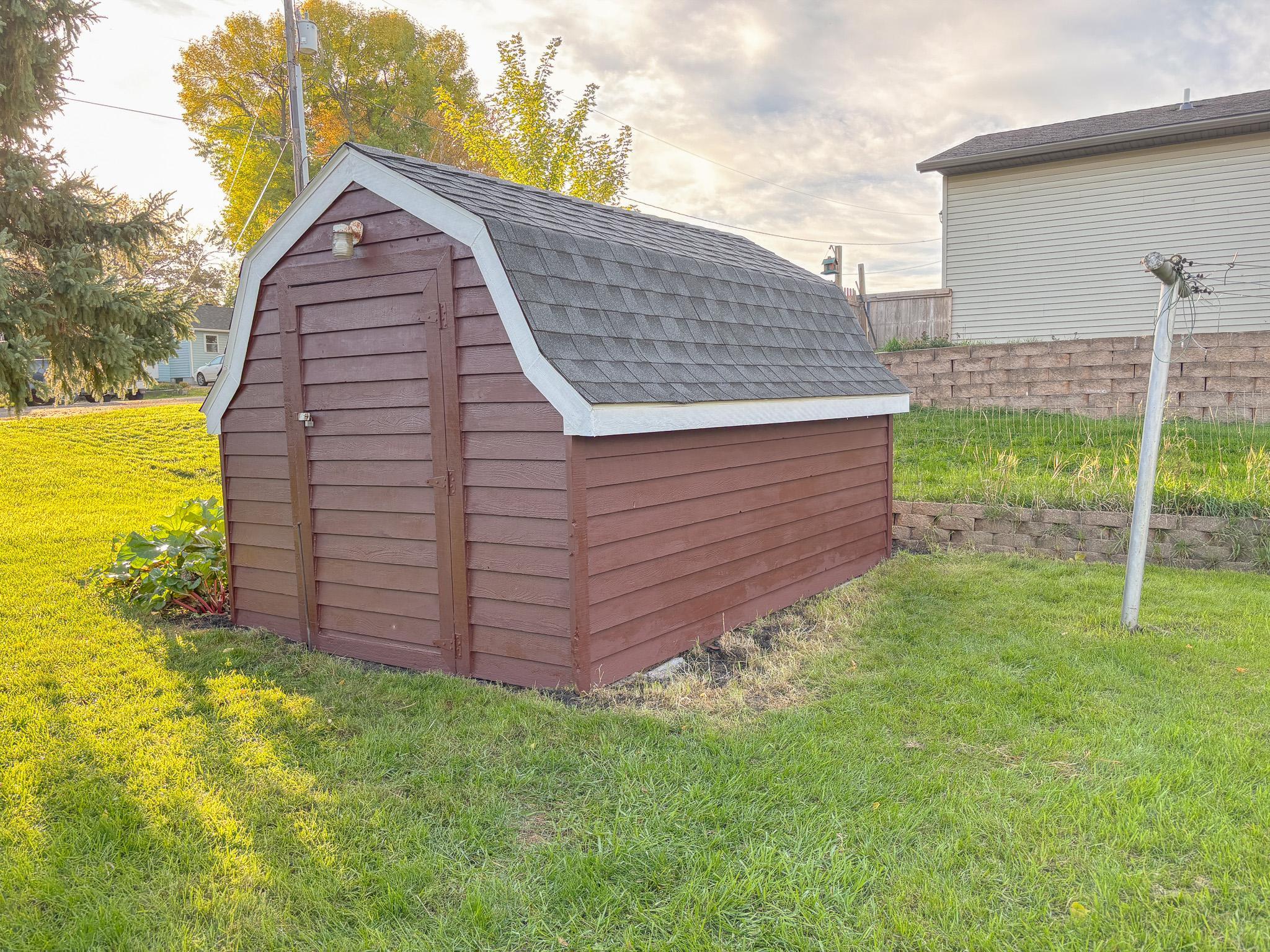 1954 single family home for sale at 740 E Gustavus Avenue in Fergus Falls, MN — 3 bed, 2 bath (photo 48 of 50)