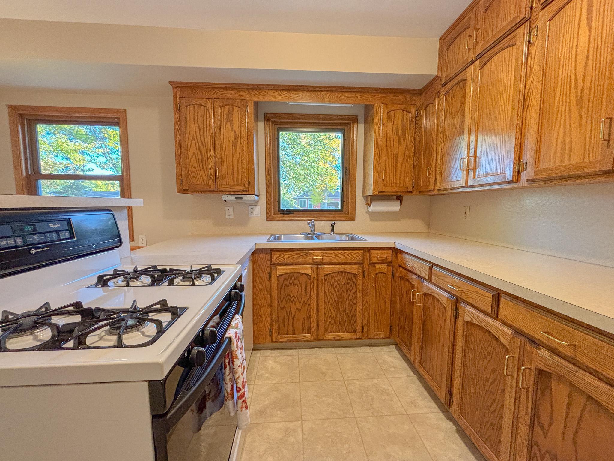 1954 single family home for sale at 740 E Gustavus Avenue in Fergus Falls, MN — 3 bed, 2 bath (photo 8 of 50)