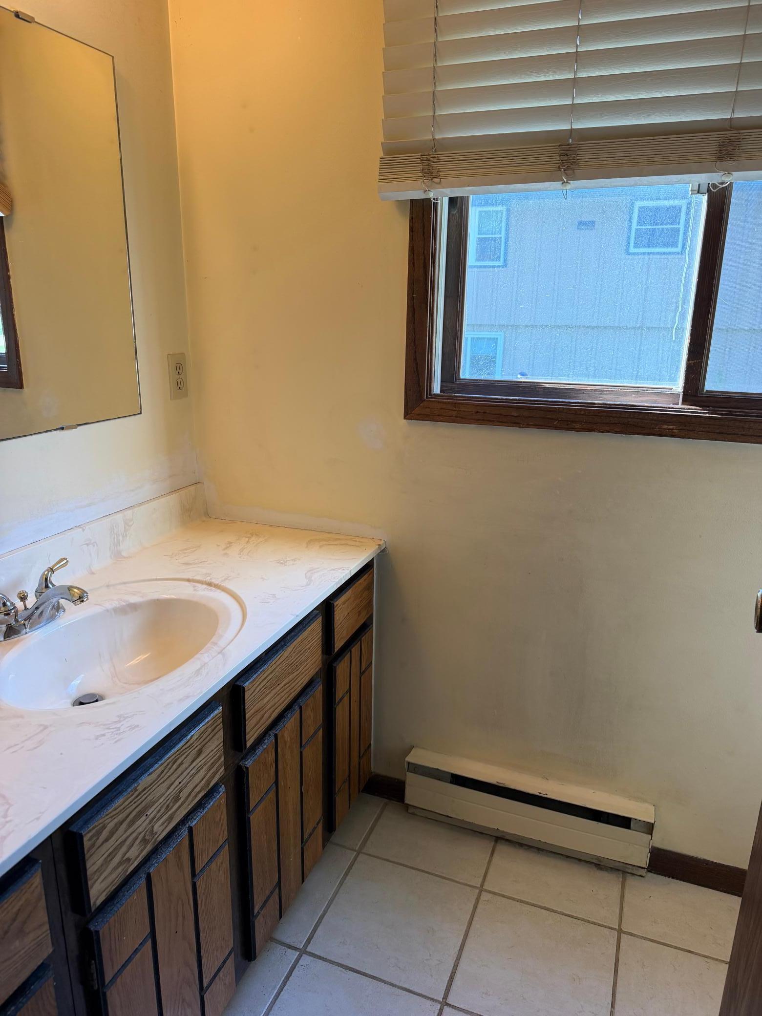 1978 single family home for sale at 407 Southwood Drive in Horace, ND — 3 bed, 3 bath (photo 16 of 52)