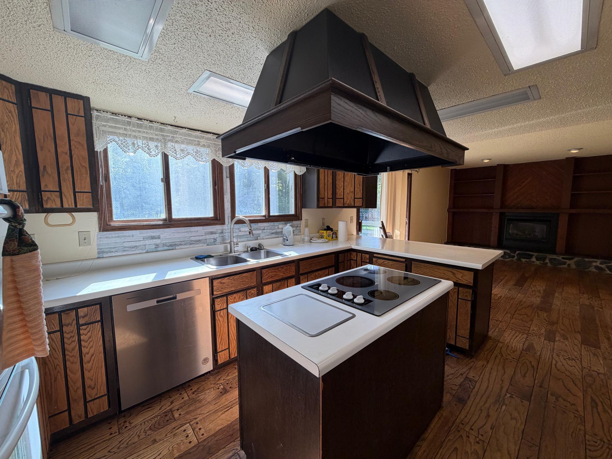 1978 single family home for sale at 407 Southwood Drive in Horace, ND — 3 bed, 3 bath (photo 3 of 52)