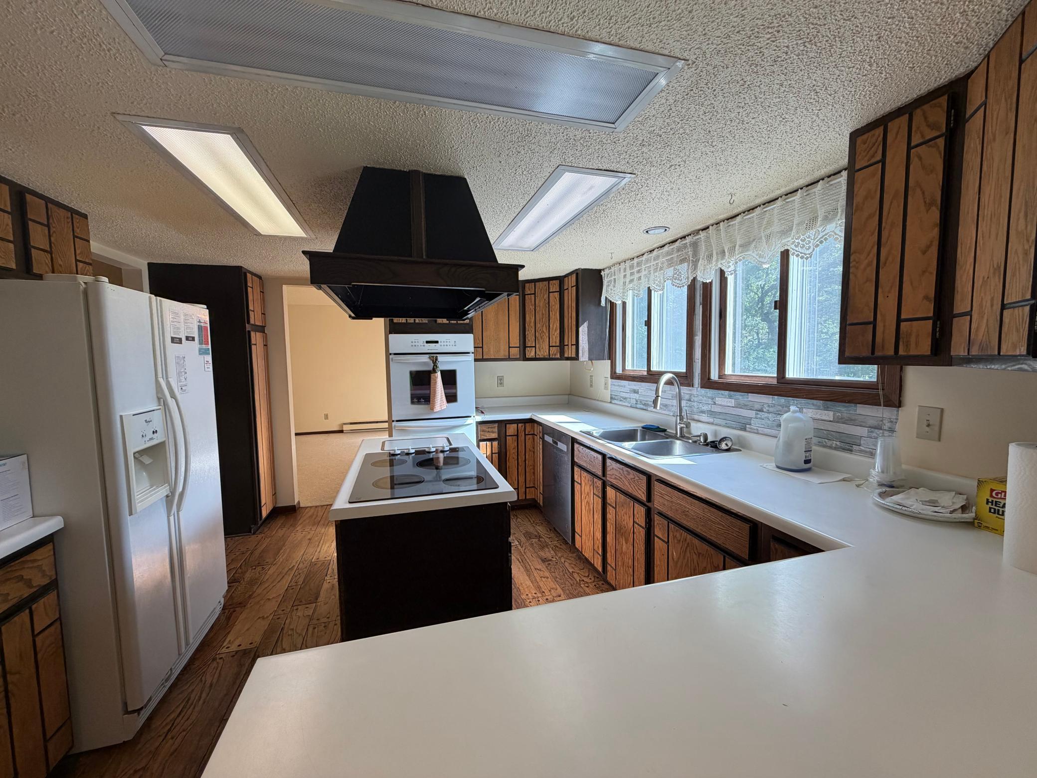 1978 single family home for sale at 407 Southwood Drive in Horace, ND — 3 bed, 3 bath (photo 5 of 52)