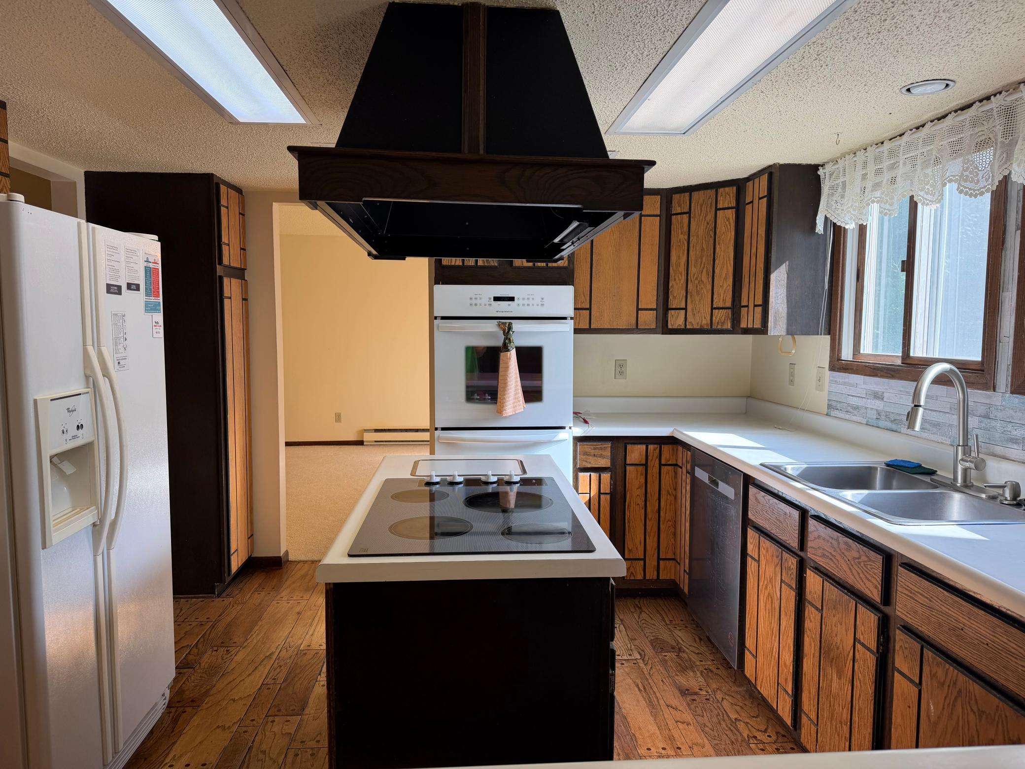 1978 single family home for sale at 407 Southwood Drive in Horace, ND — 3 bed, 3 bath (photo 6 of 52)