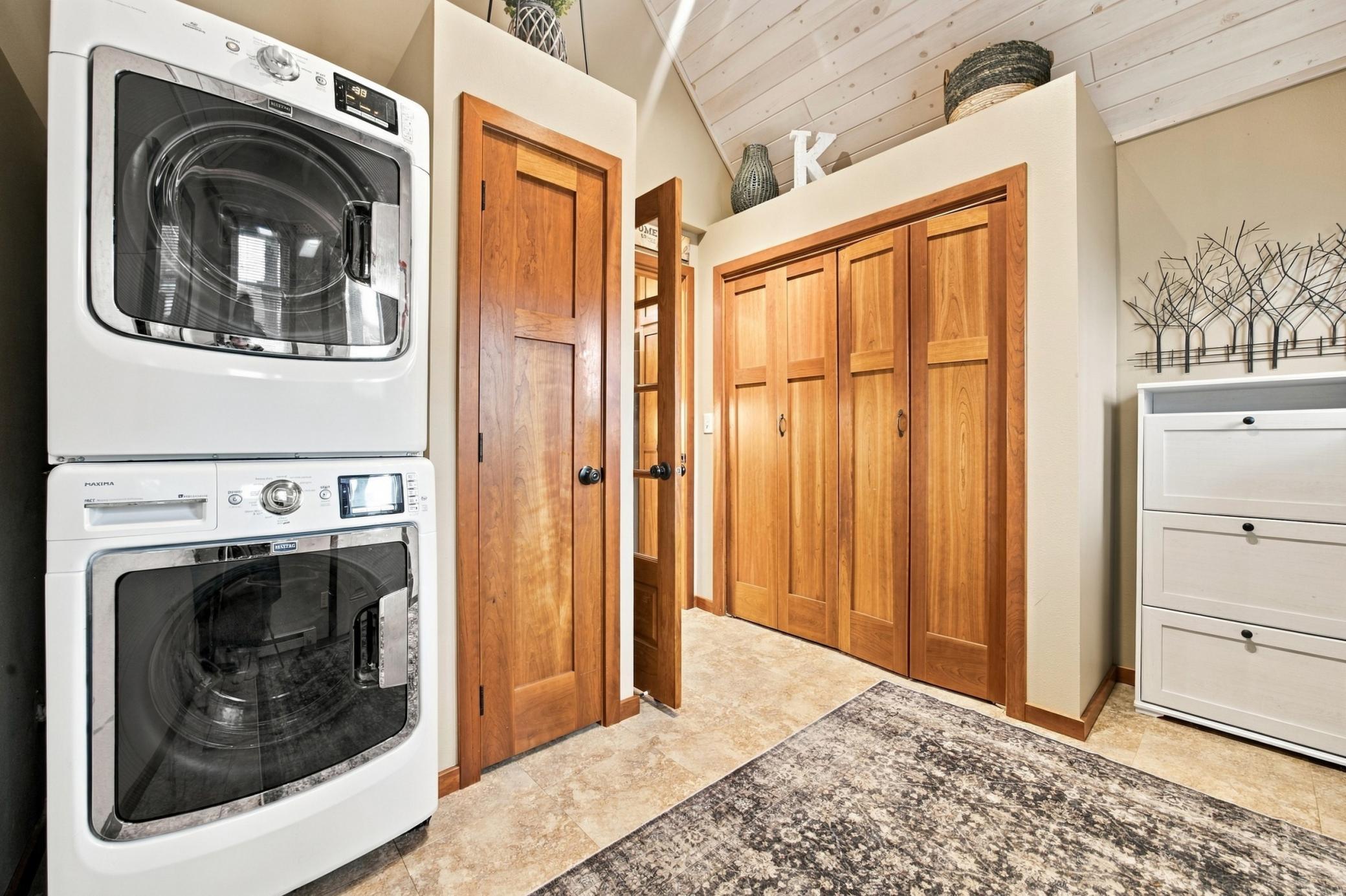 1971 single family home for sale at 43537 Inlet Beach Road in Pelican Rapids, MN — 4 bed, 2 bath (photo 11 of 53)