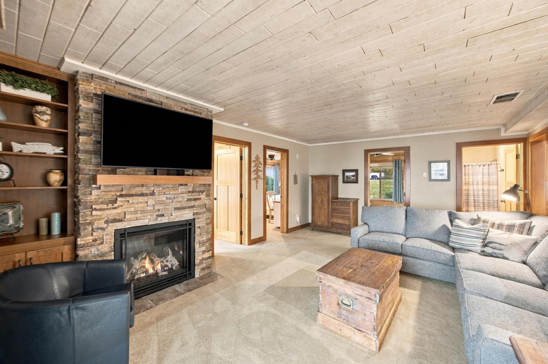 1971 single family home for sale at 43537 Inlet Beach Road in Pelican Rapids, MN — 4 bed, 2 bath (photo 23 of 53)