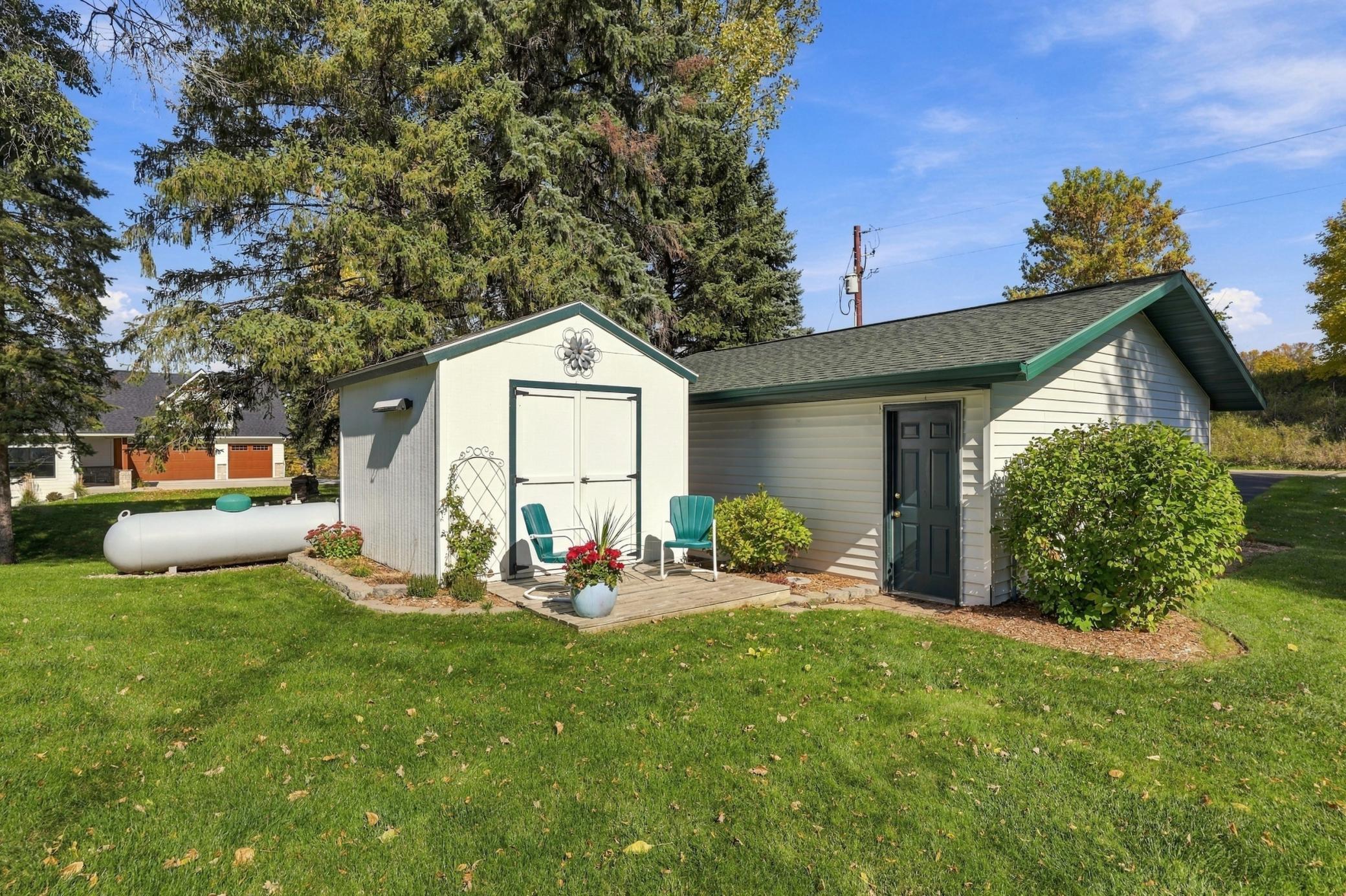 1971 single family home for sale at 43537 Inlet Beach Road in Pelican Rapids, MN — 4 bed, 2 bath (photo 38 of 53)