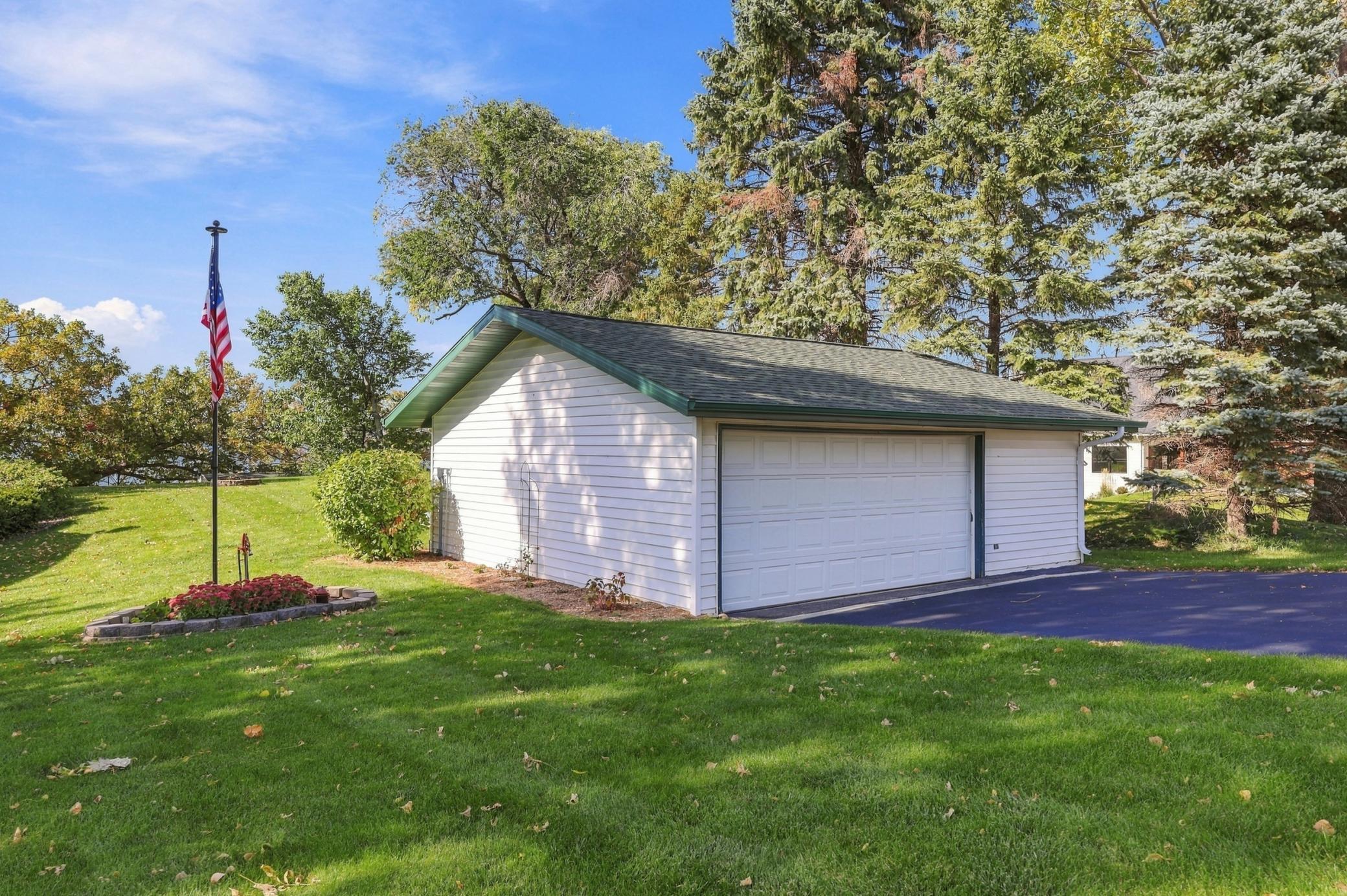 1971 single family home for sale at 43537 Inlet Beach Road in Pelican Rapids, MN — 4 bed, 2 bath (photo 42 of 53)