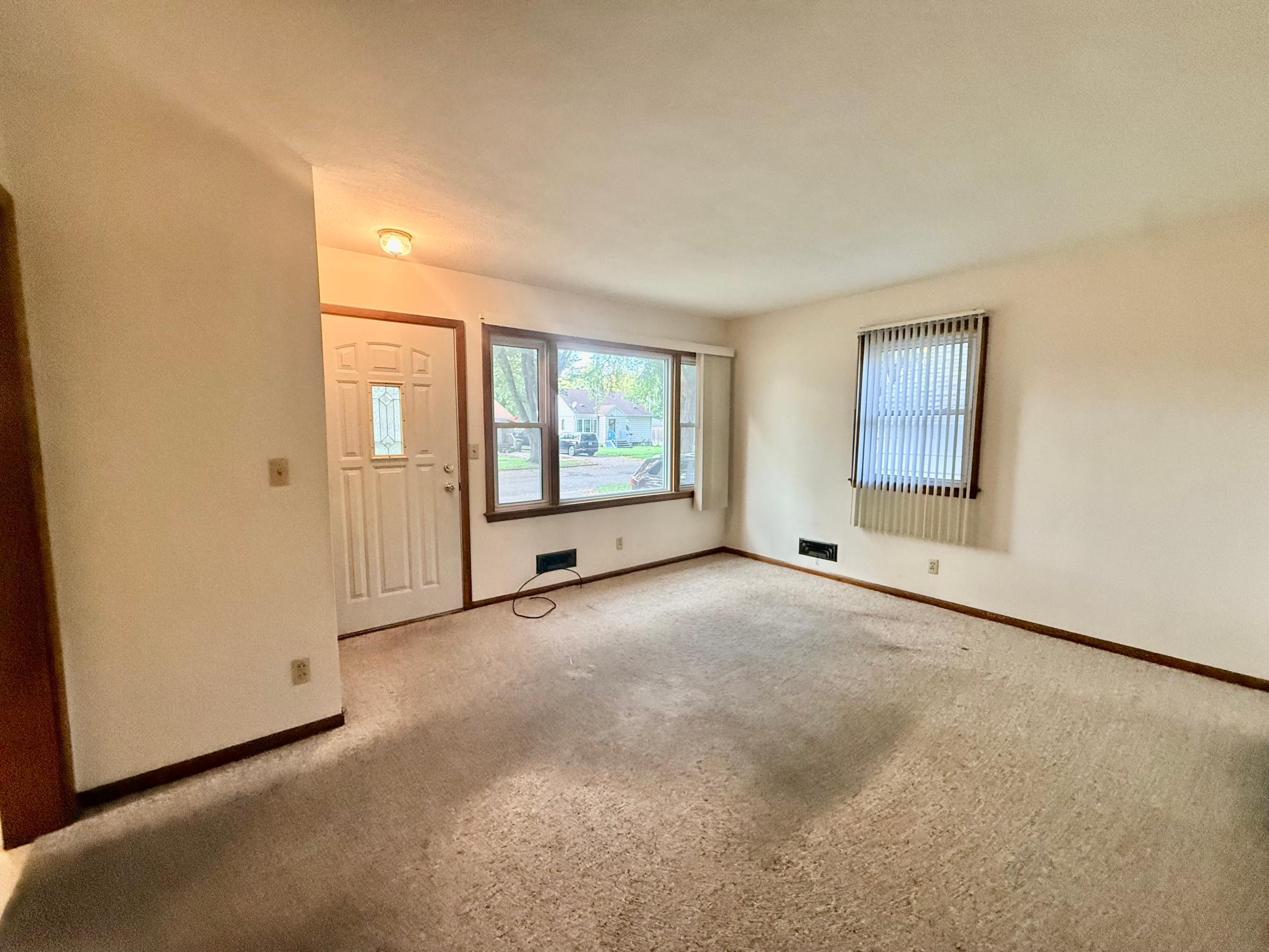 1954 single family home for sale at 1114 10 1/2 Street N in Moorhead, MN — 3 bed, 1 bath (photo 5 of 10)