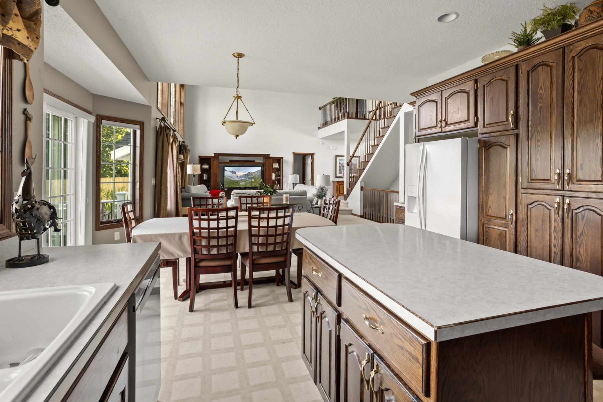 1994 single family home for sale at 5010 Meadow Creek Drive S in Fargo, ND — 5 bed, 4 bath (photo 18 of 75)