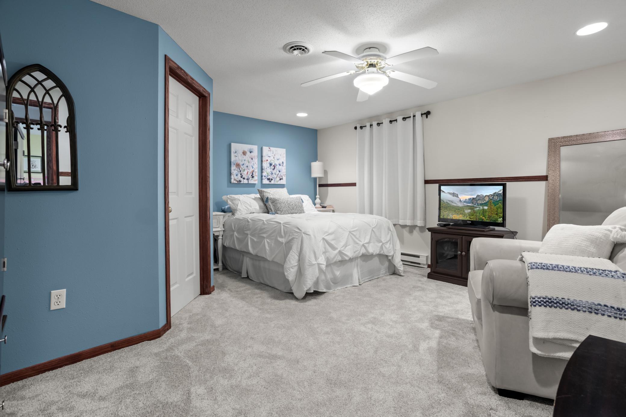 1994 single family home for sale at 5010 Meadow Creek Drive S in Fargo, ND — 5 bed, 4 bath (photo 54 of 75)