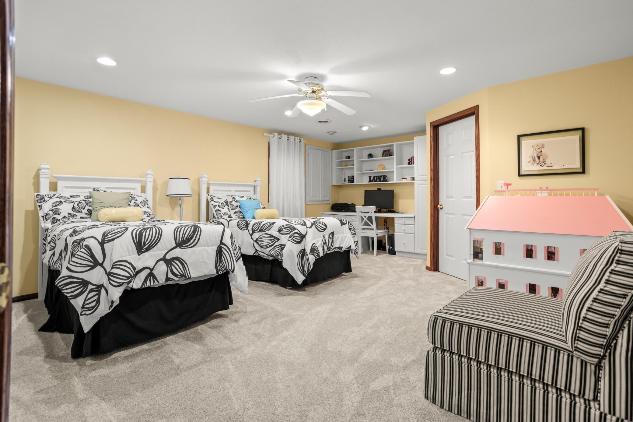 1994 single family home for sale at 5010 Meadow Creek Drive S in Fargo, ND — 5 bed, 4 bath (photo 58 of 75)