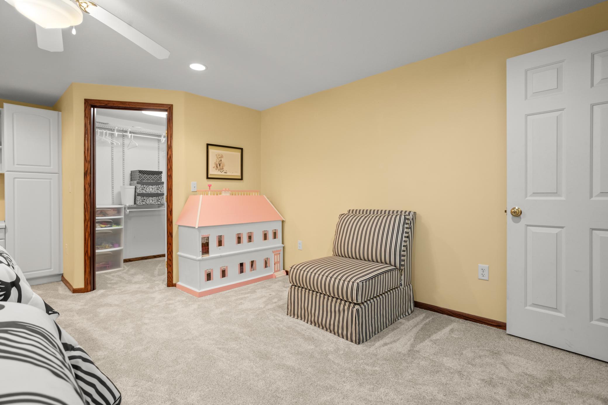 1994 single family home for sale at 5010 Meadow Creek Drive S in Fargo, ND — 5 bed, 4 bath (photo 60 of 75)