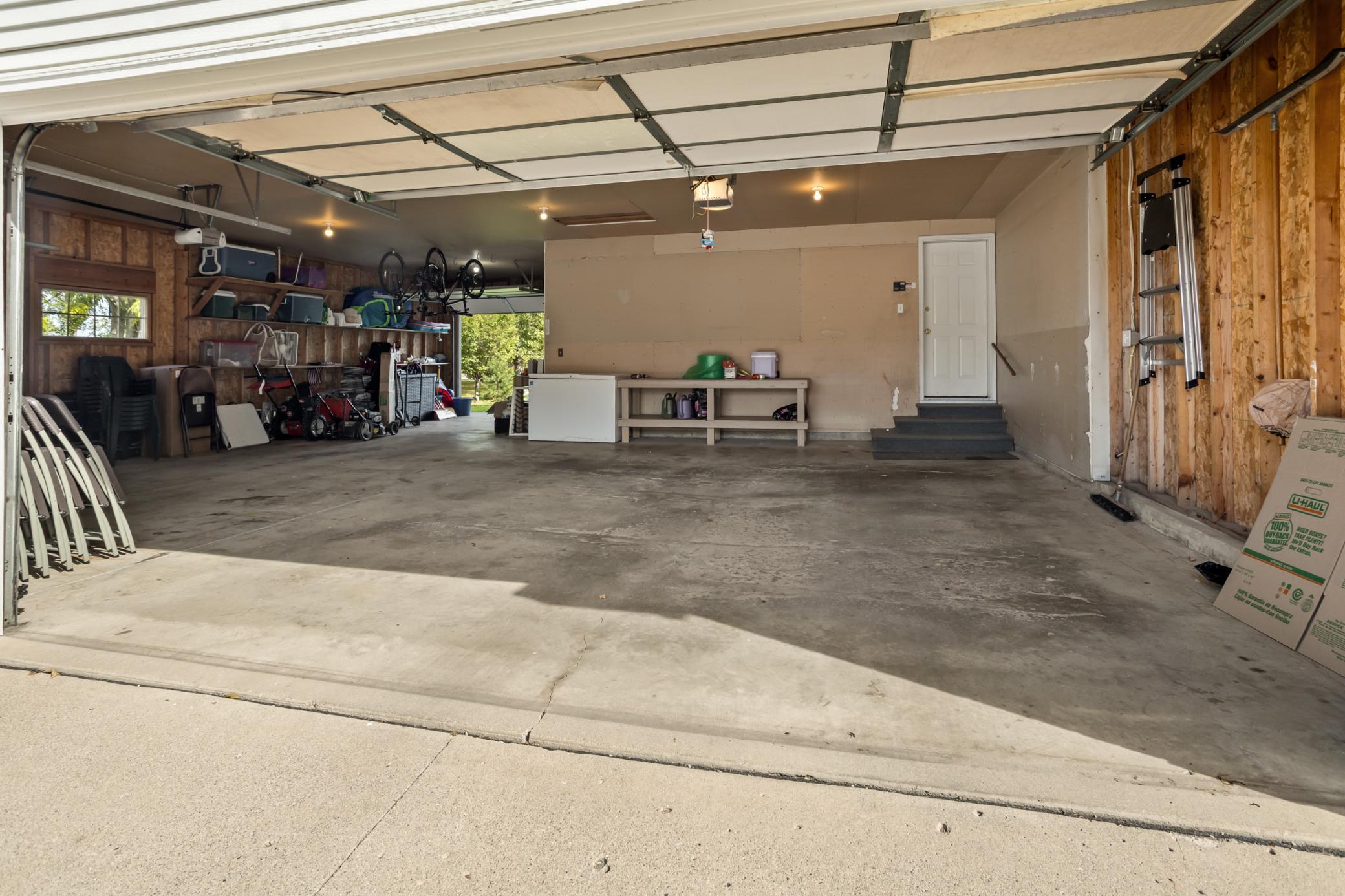 1994 single family home for sale at 5010 Meadow Creek Drive S in Fargo, ND — 5 bed, 4 bath (photo 62 of 75)