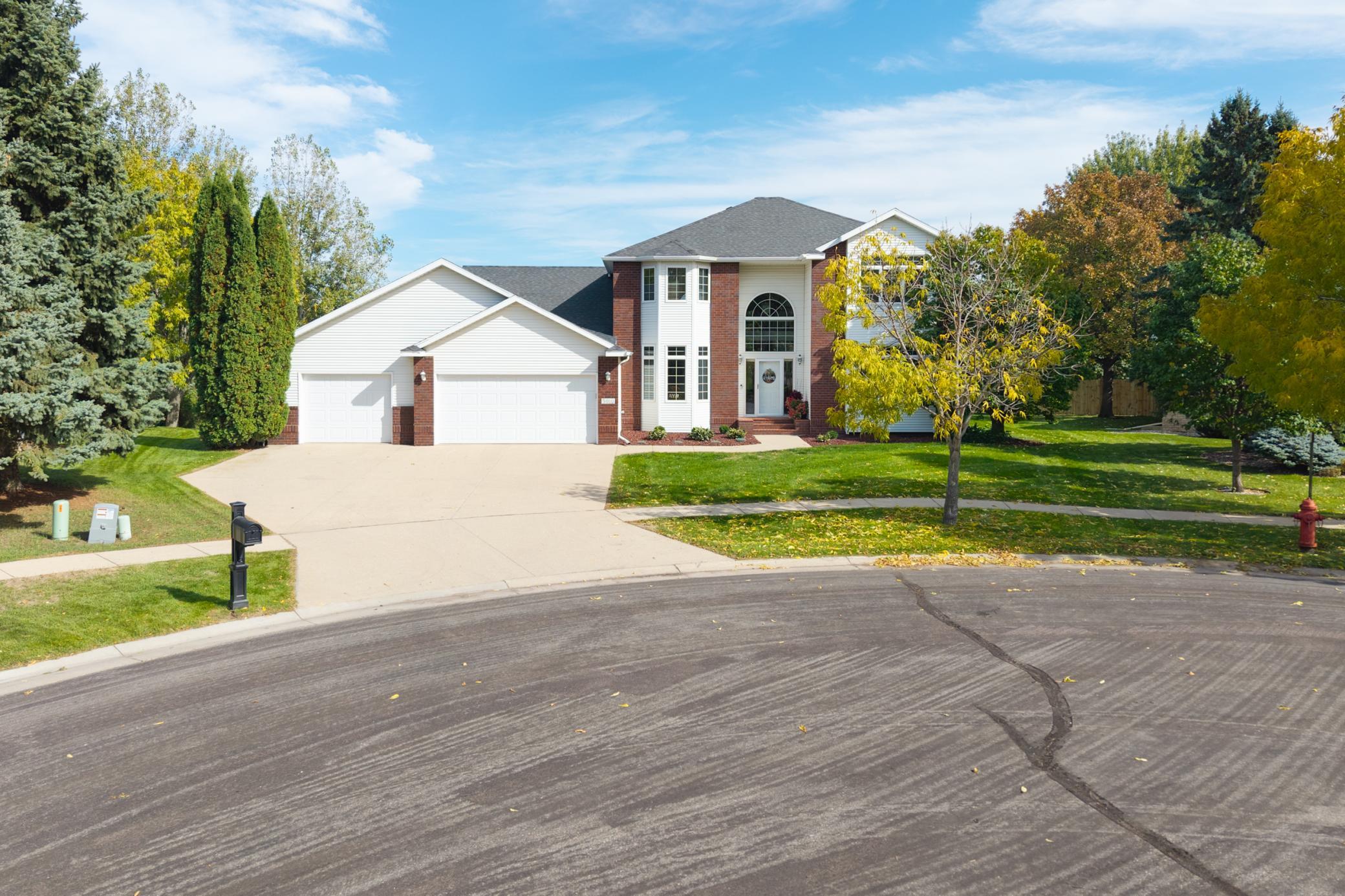 1994 single family home for sale at 5010 Meadow Creek Drive S in Fargo, ND — 5 bed, 4 bath (photo 69 of 75)