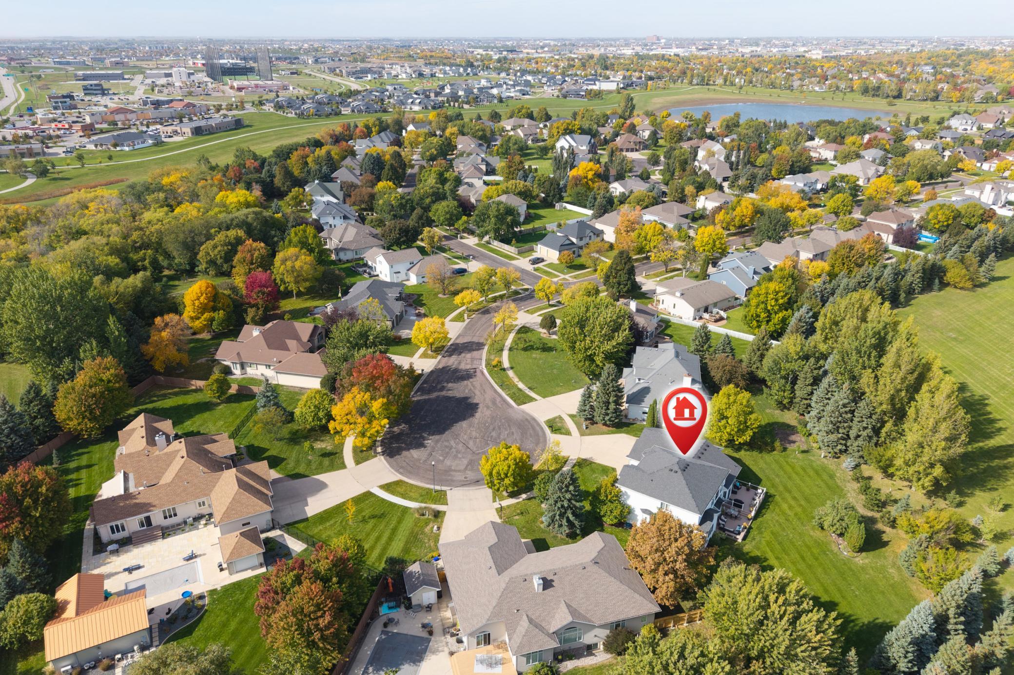 1994 single family home for sale at 5010 Meadow Creek Drive S in Fargo, ND — 5 bed, 4 bath (photo 75 of 75)