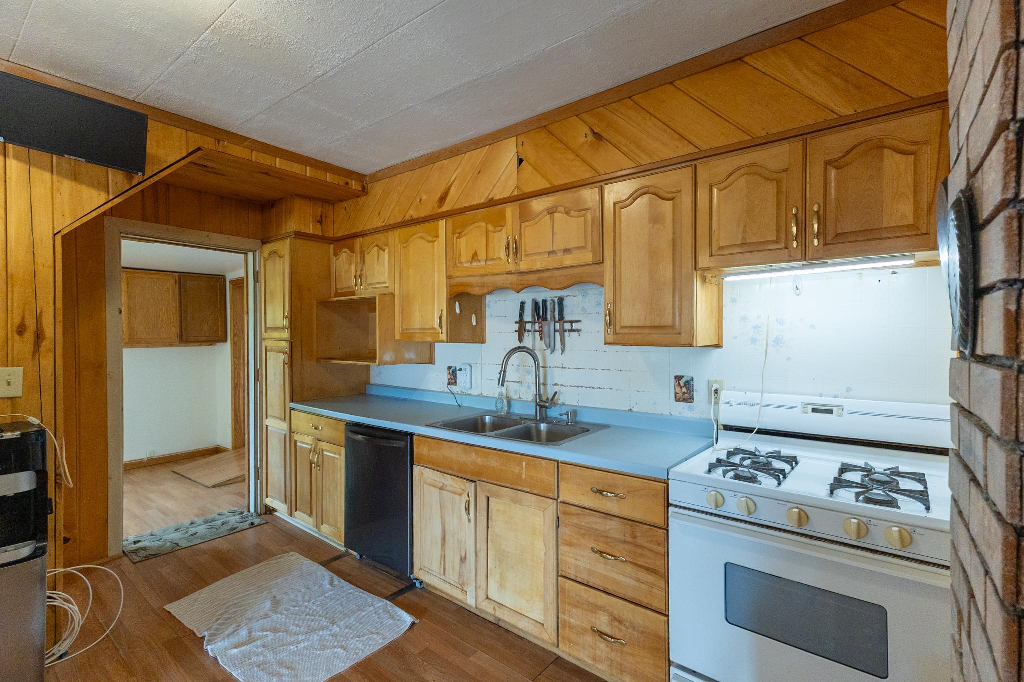 1910 single family home for sale at 1311 3rd Street SE in Bemidji, MN — 5 bed, 3 bath (photo 20 of 59)