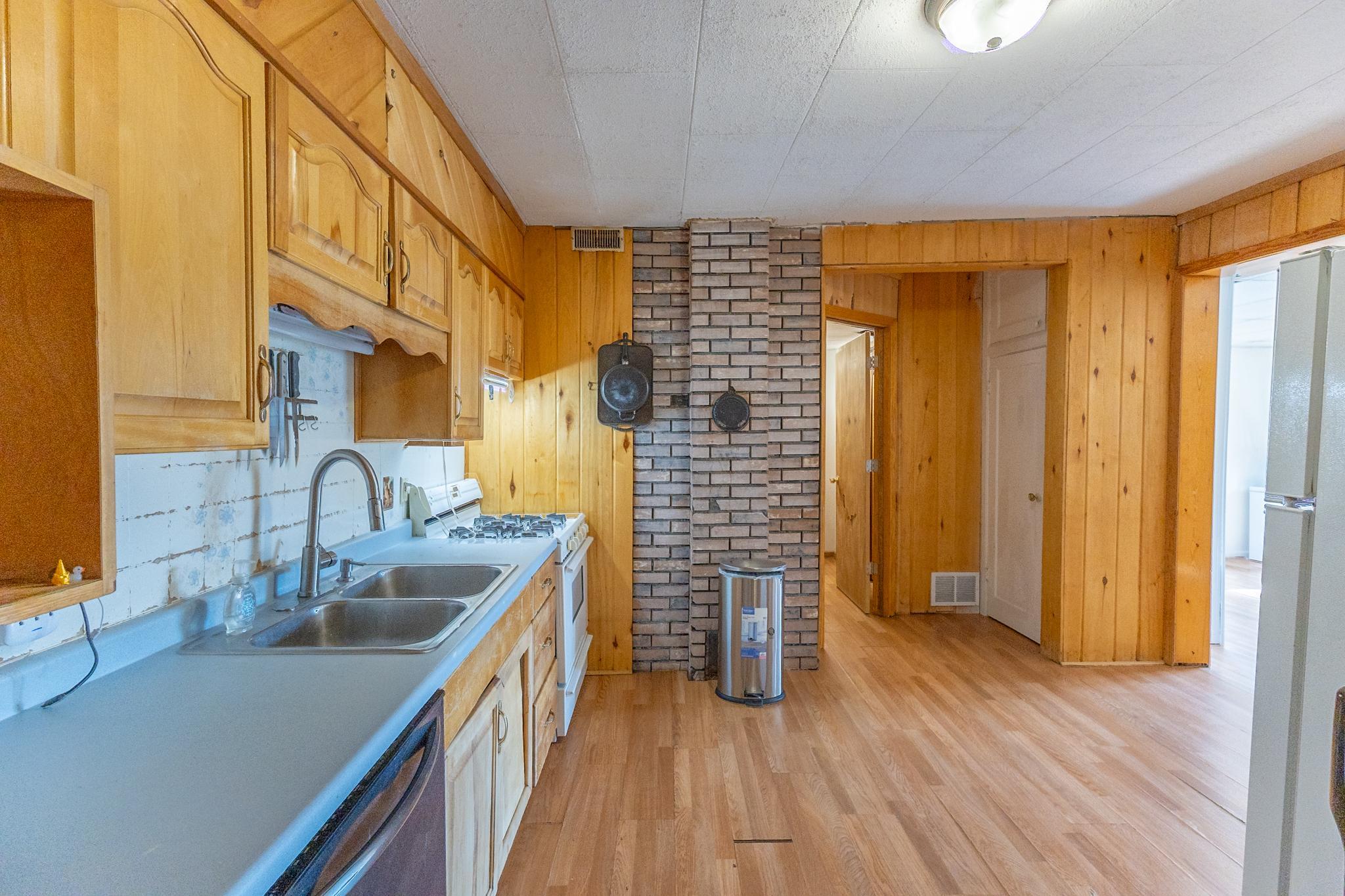 1910 single family home for sale at 1311 3rd Street SE in Bemidji, MN — 5 bed, 3 bath (photo 21 of 59)