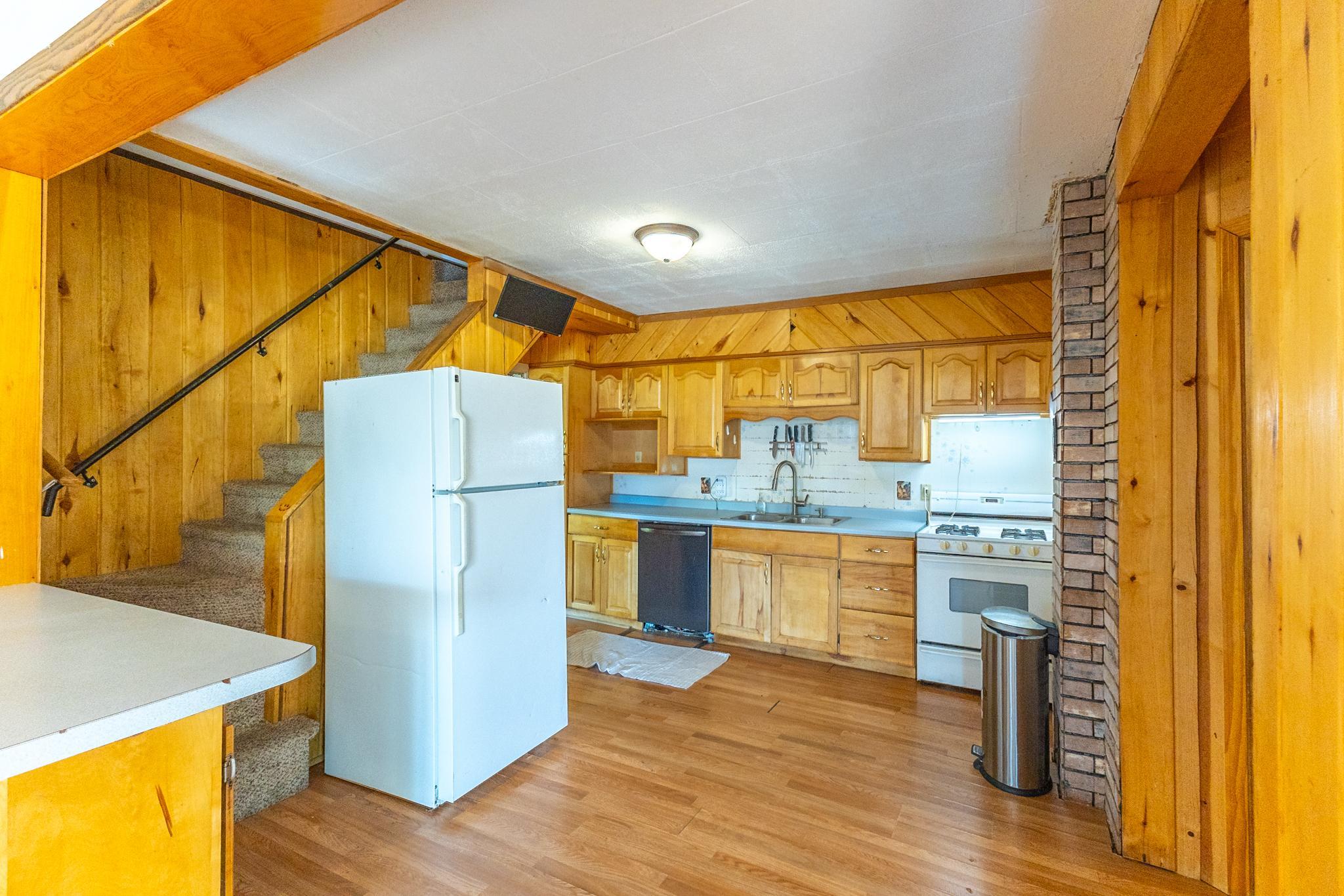 1910 single family home for sale at 1311 3rd Street SE in Bemidji, MN — 5 bed, 3 bath (photo 8 of 59)