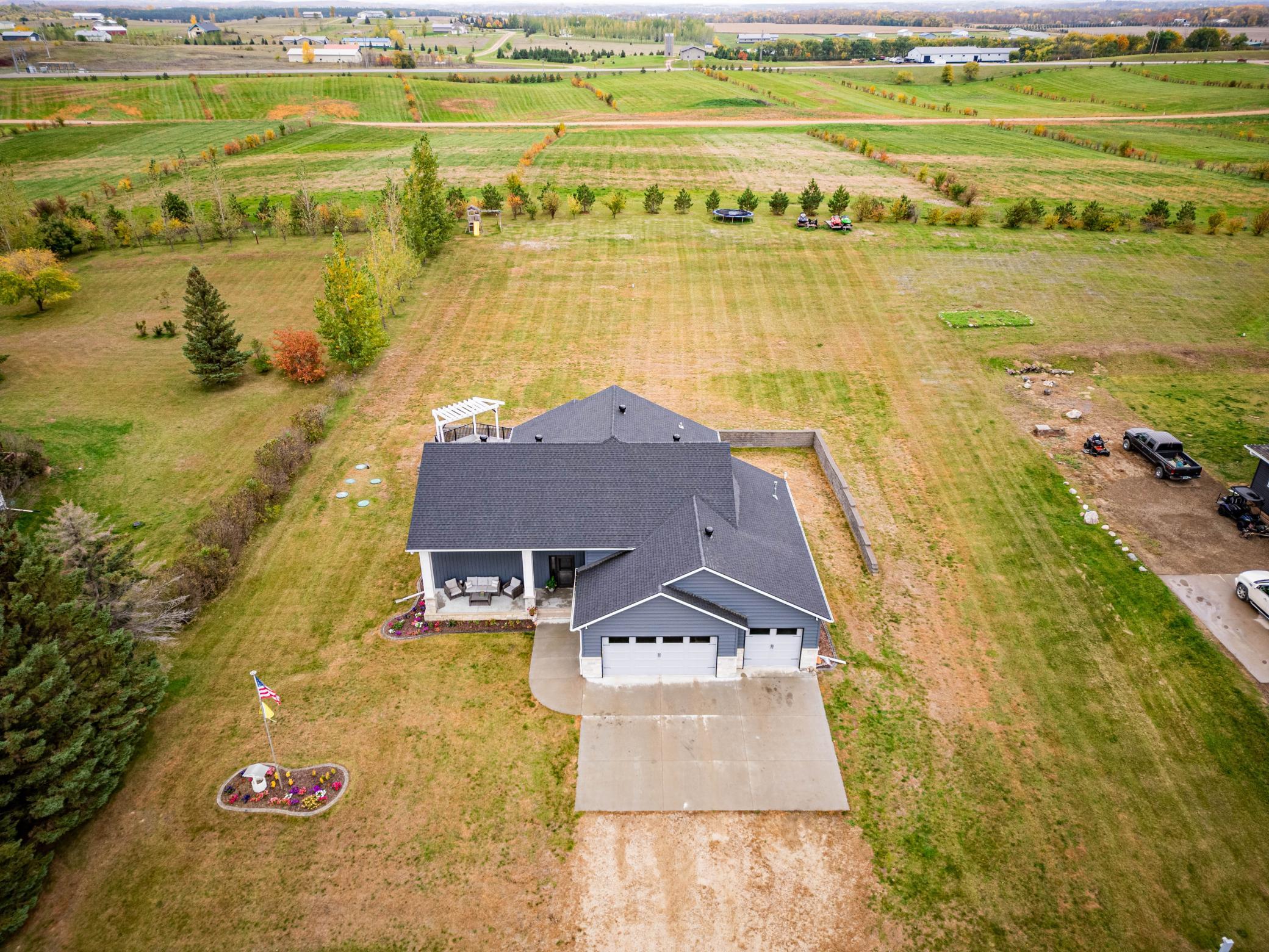 2020 single family home for sale at 17115 Lakeview Lane in Audubon, MN — 5 bed, 3 bath (photo 3 of 70)