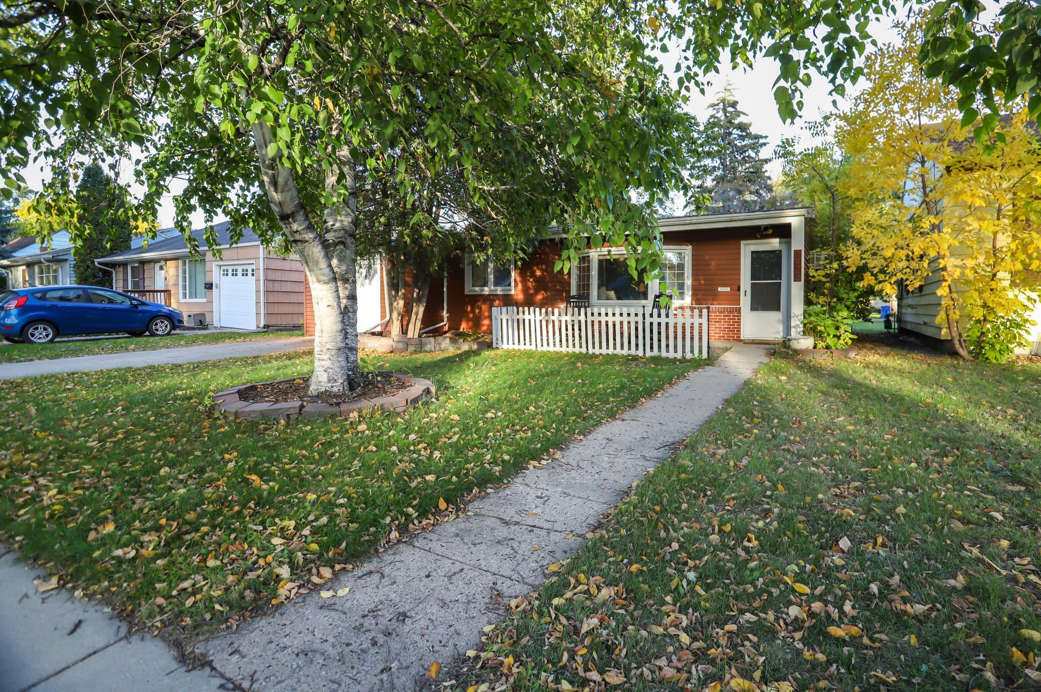 1949 single family home for sale at 1425 12th Street N in Fargo, ND — 2 bed, 1 bath
