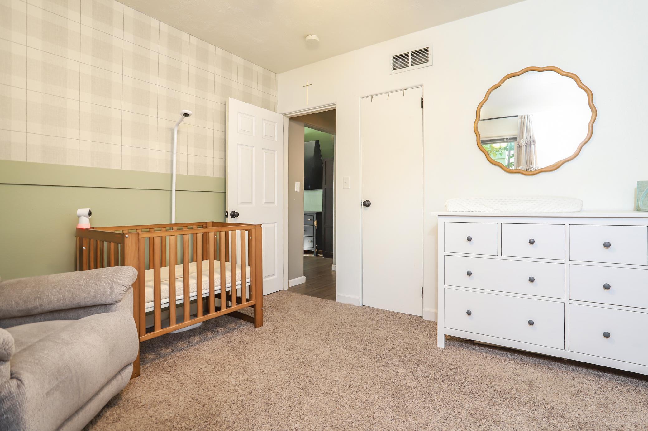 1949 single family home for sale at 1425 12th Street N in Fargo, ND — 2 bed, 1 bath (photo 17 of 23)