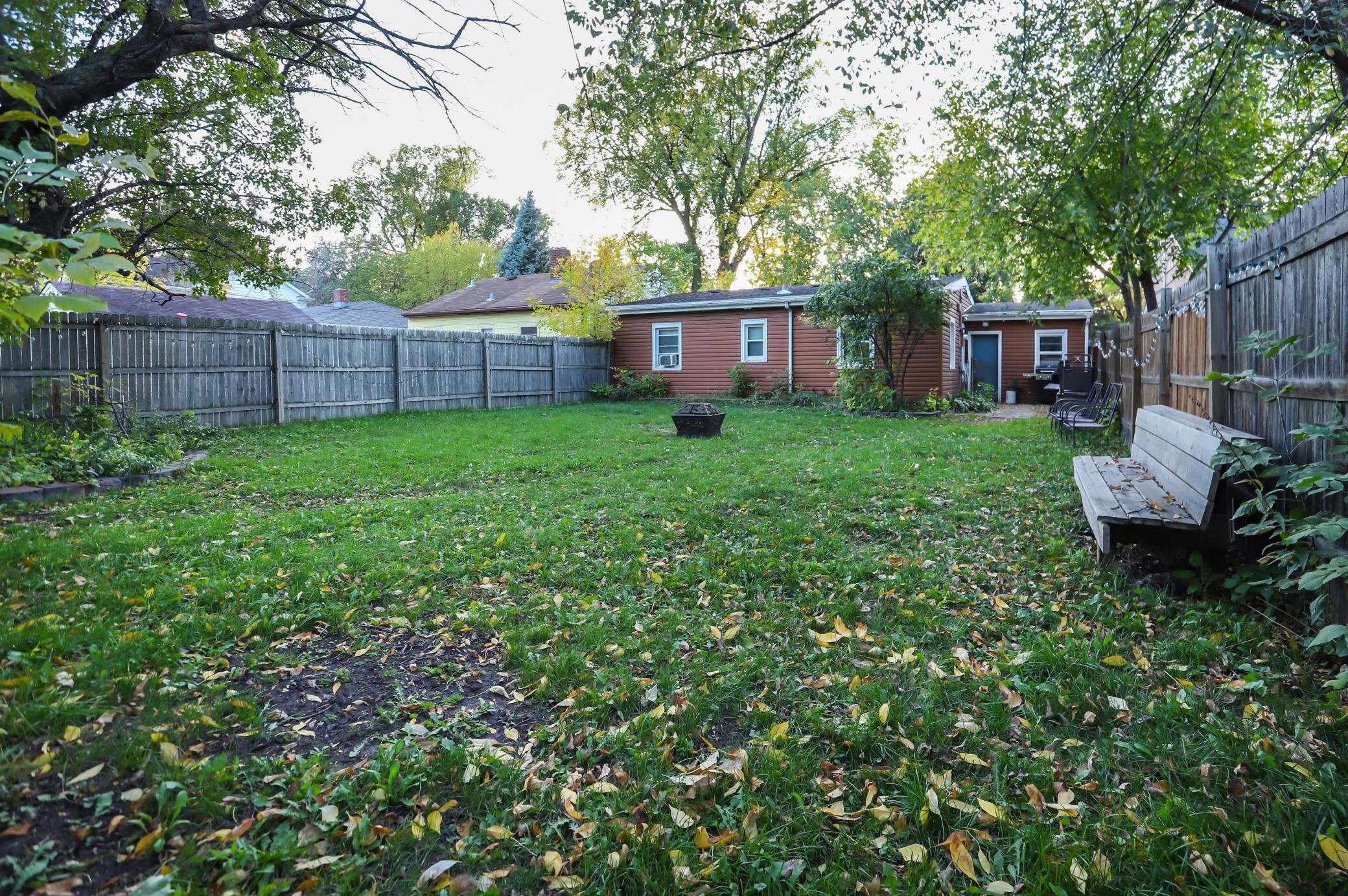 1949 single family home for sale at 1425 12th Street N in Fargo, ND — 2 bed, 1 bath (photo 20 of 23)