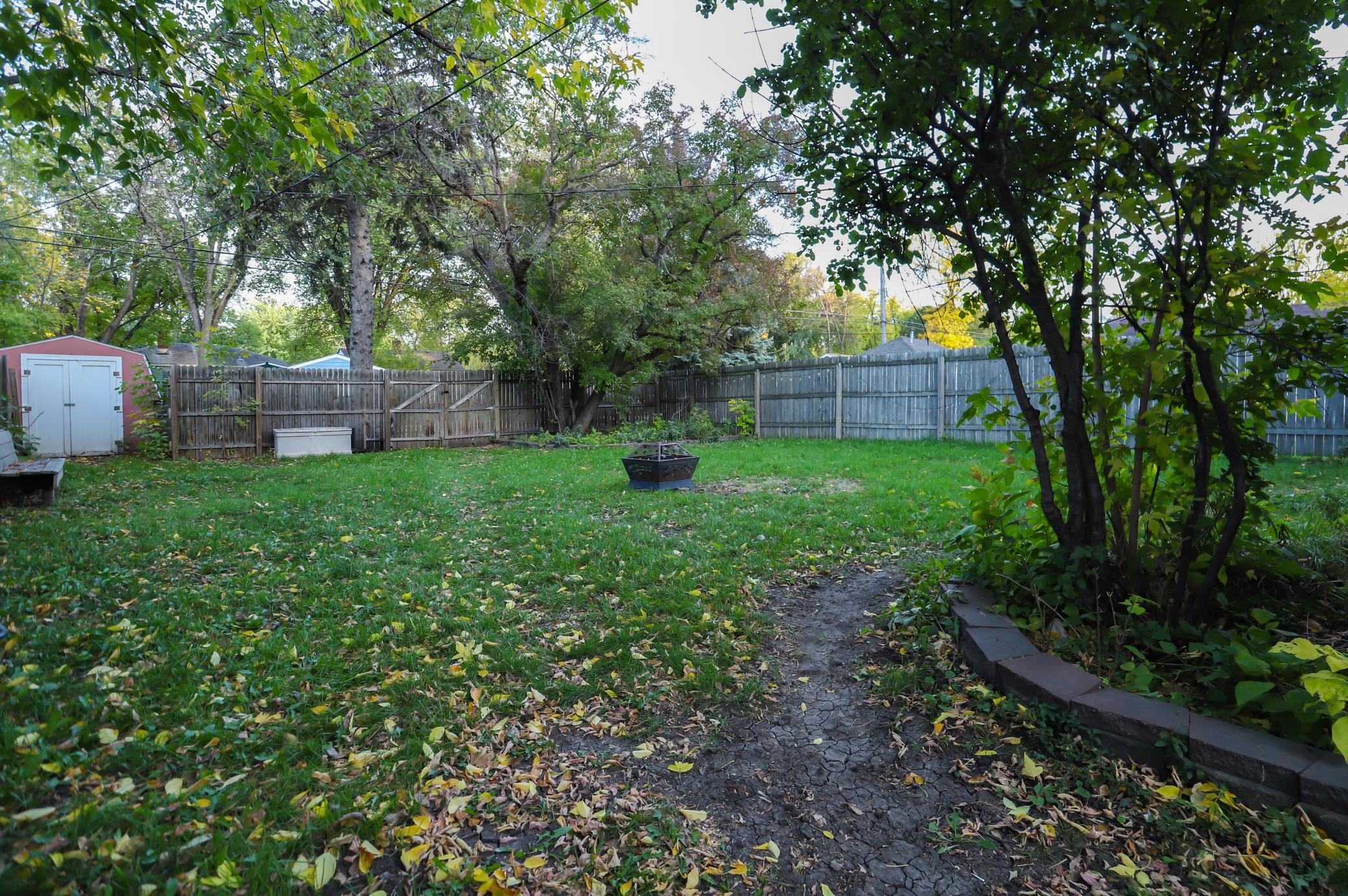 1949 single family home for sale at 1425 12th Street N in Fargo, ND — 2 bed, 1 bath (photo 22 of 23)