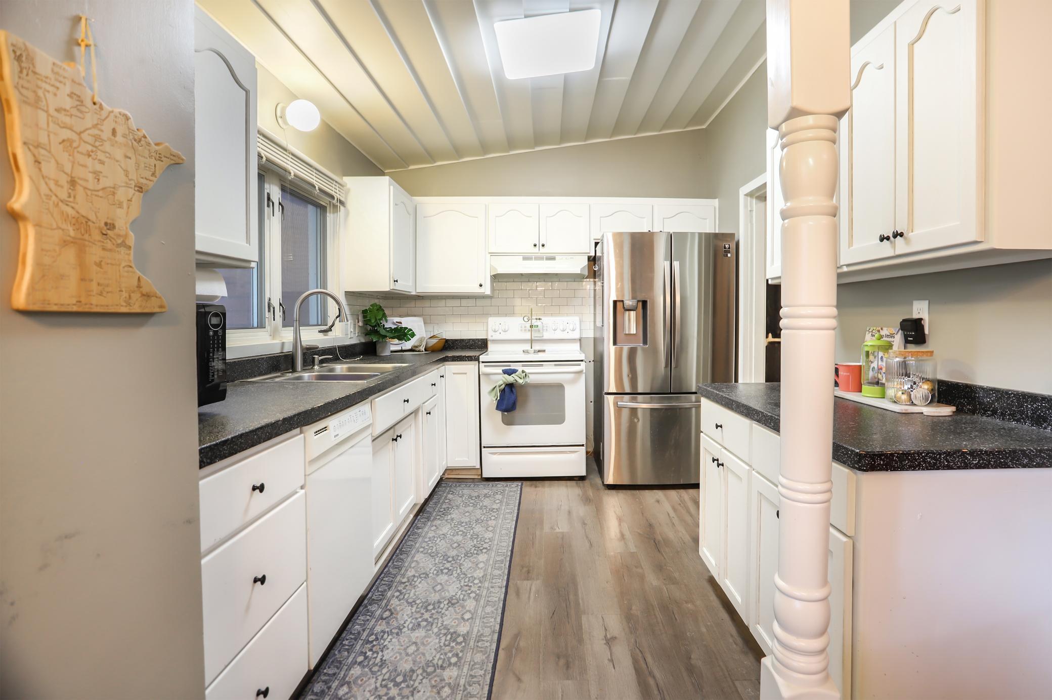 1949 single family home for sale at 1425 12th Street N in Fargo, ND — 2 bed, 1 bath (photo 9 of 23)