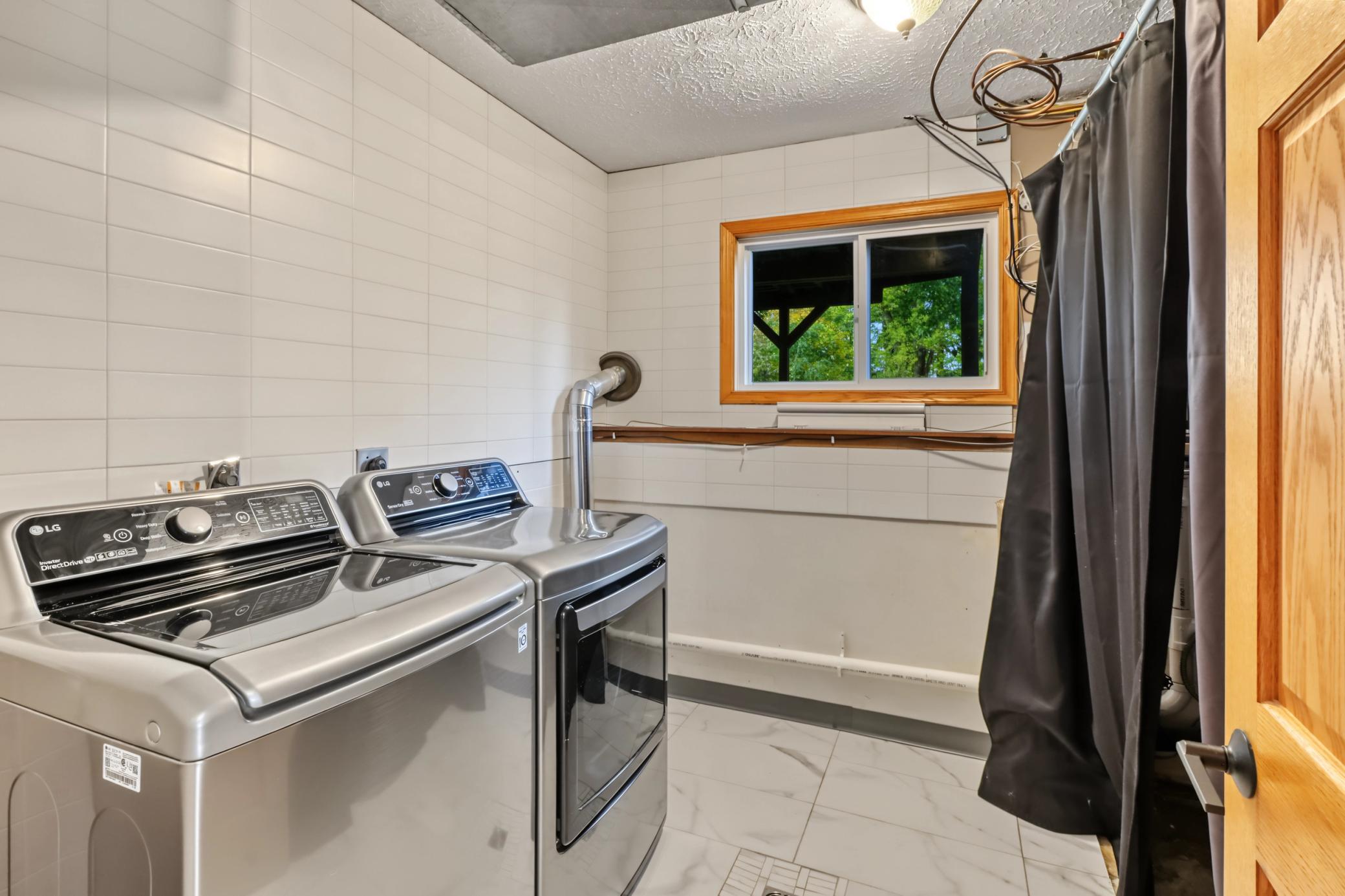 1978 single family home for sale at 21240 Brookridge Lane in Detroit Lakes, MN — 4 bed, 2 bath (photo 21 of 35)